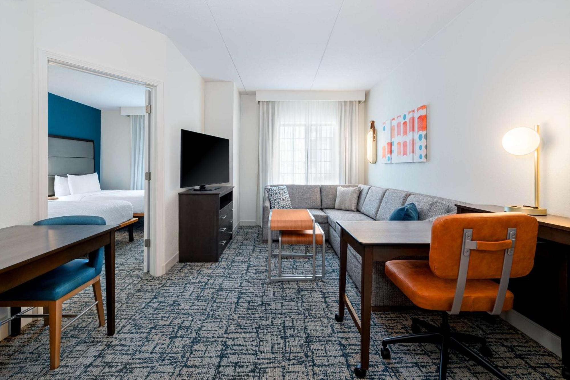 Queen Suite with Two Queen Beds - Hearing Access/ Non-Smoking