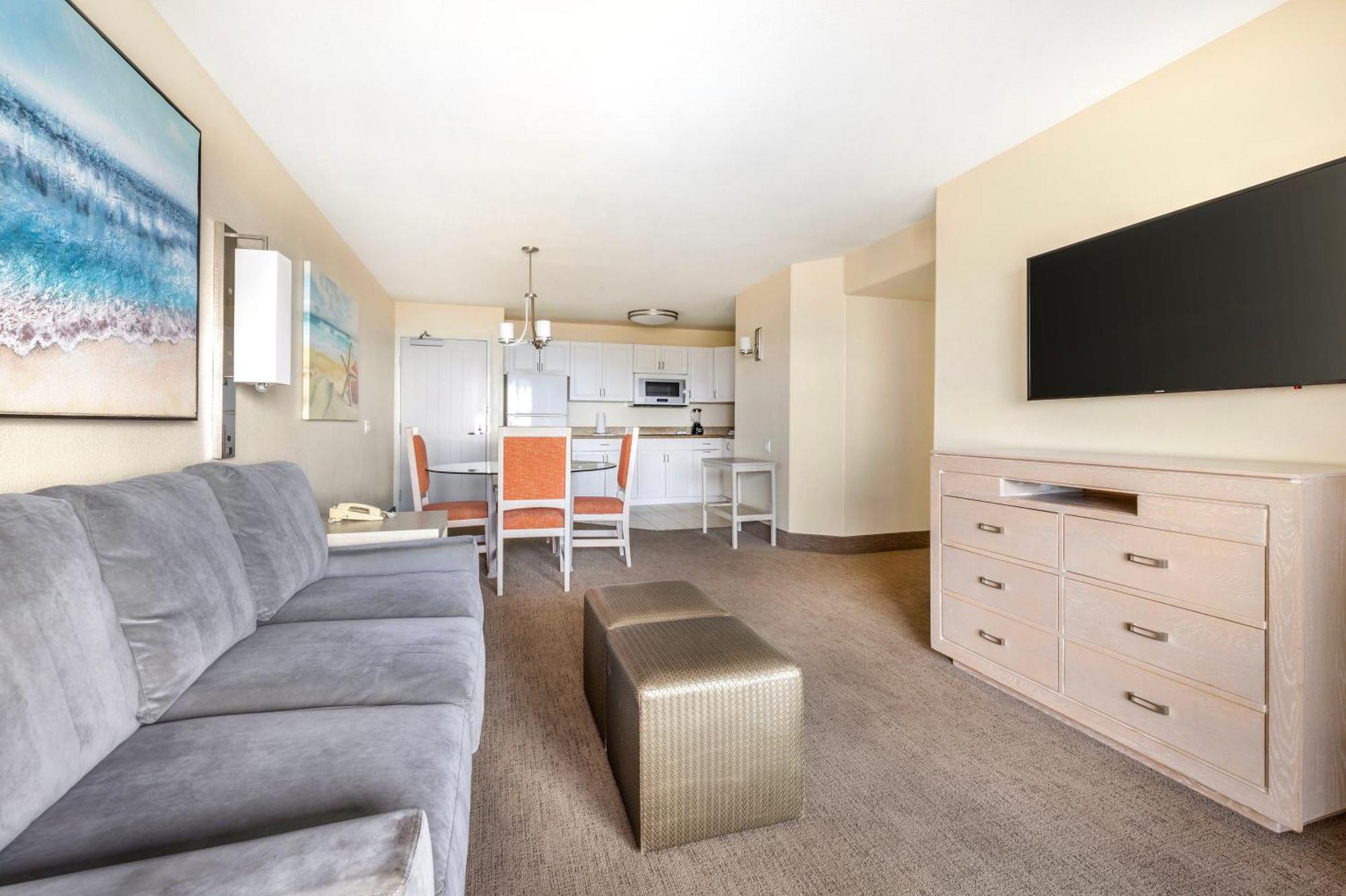 One-Bedroom King Plus Room with Ocean View - Hearing Accessible