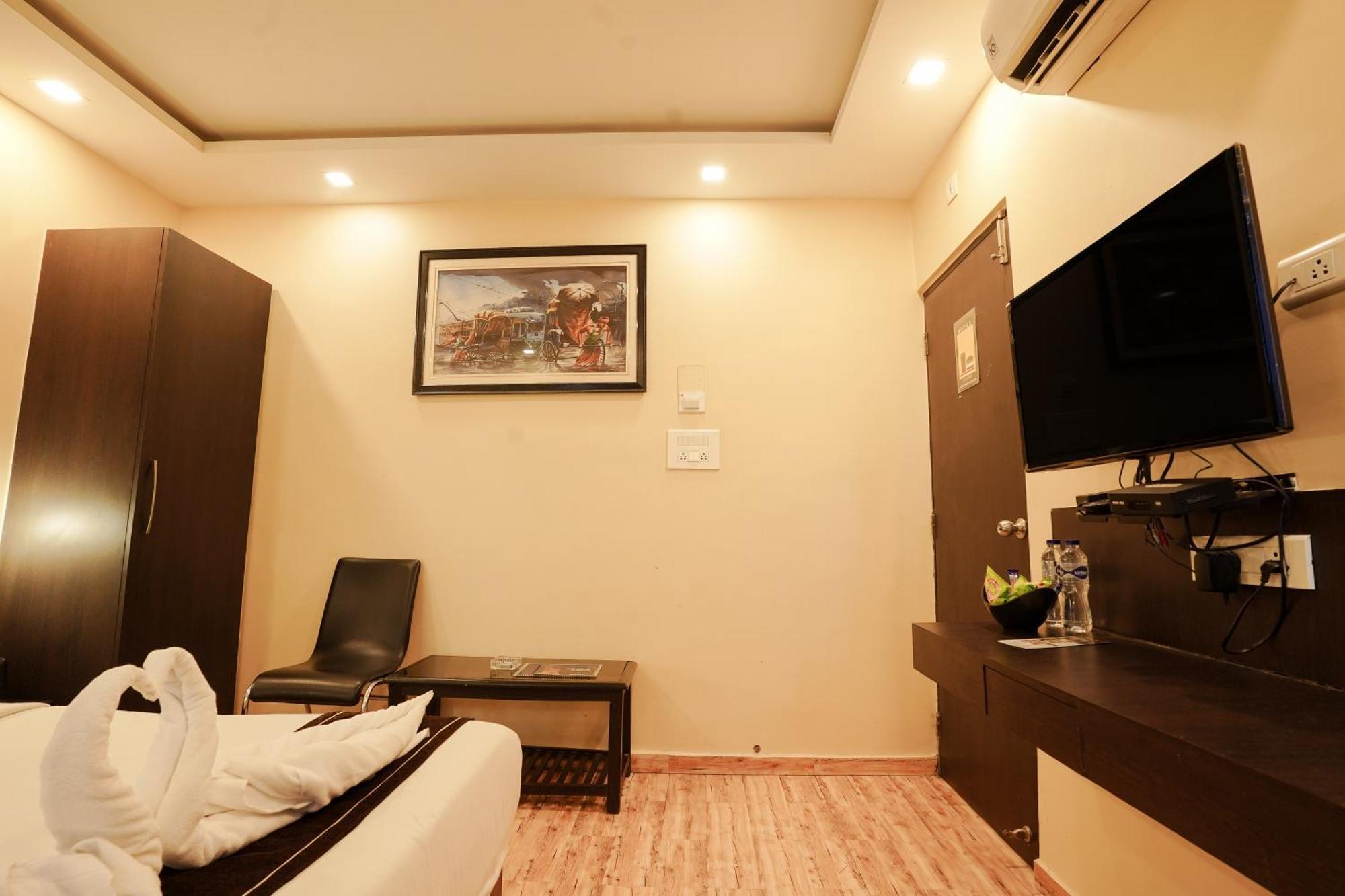 Deluxe Double Room (2 Adults + 1 Child)