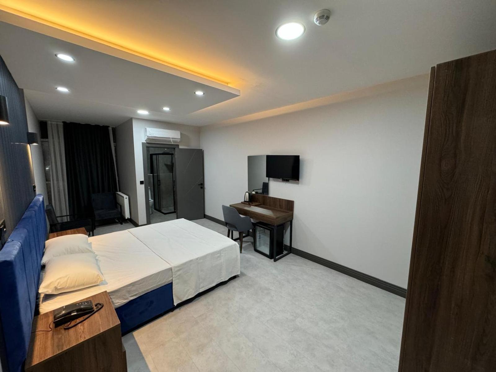 Deluxe Double Room with Bath