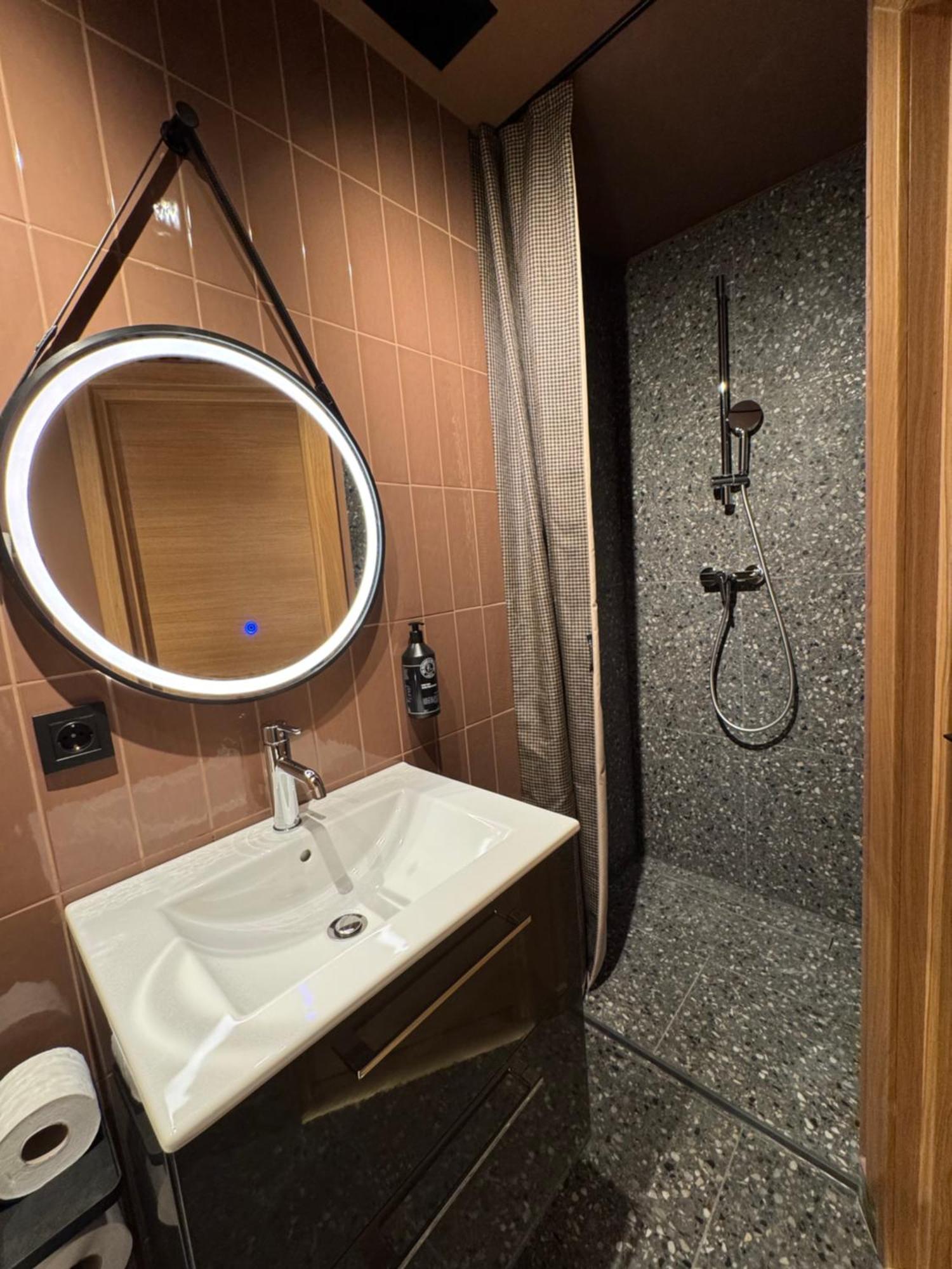Deluxe Double Room,1664649582:JPEG