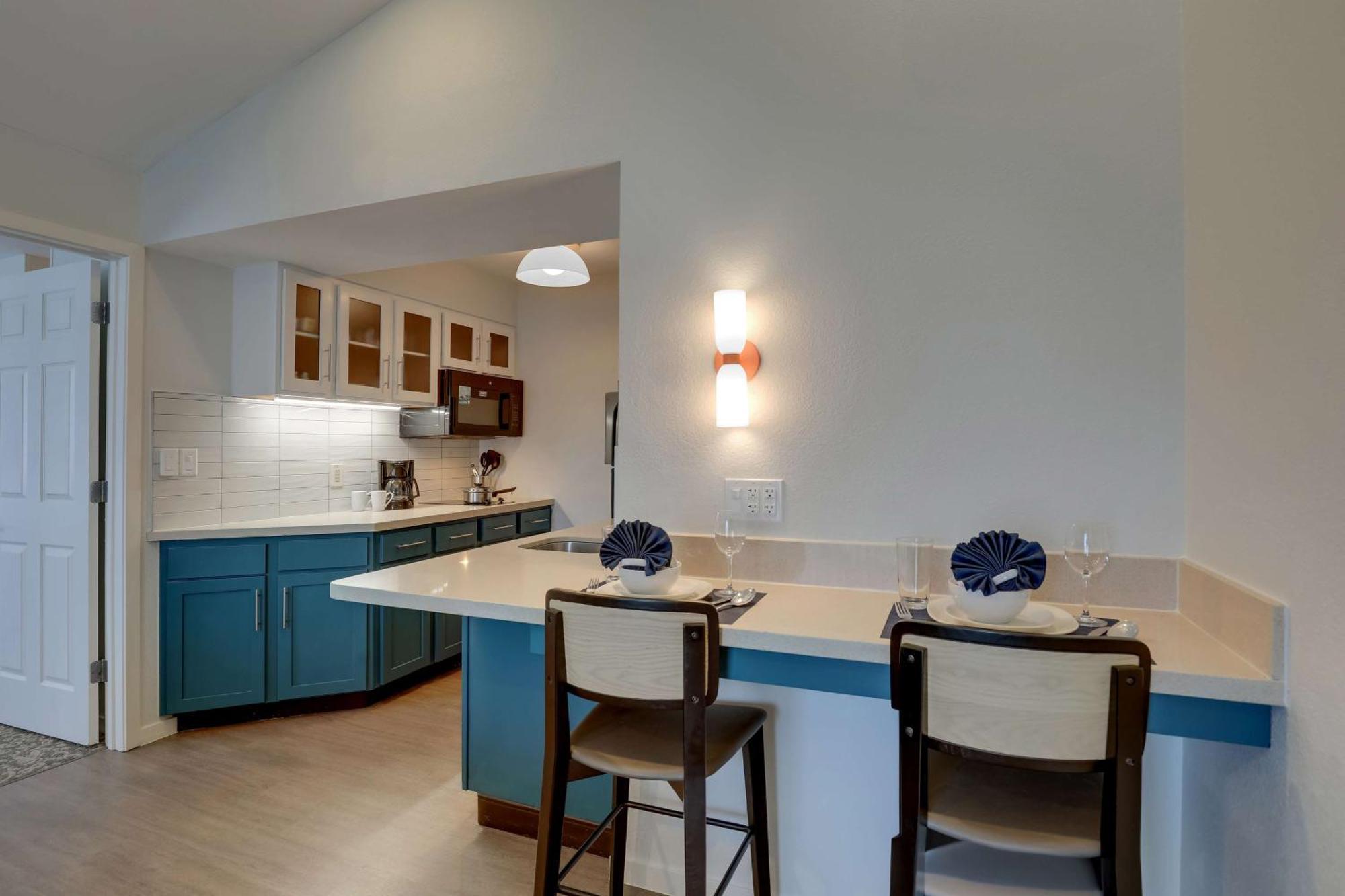 Two-Bedroom Queen Suite