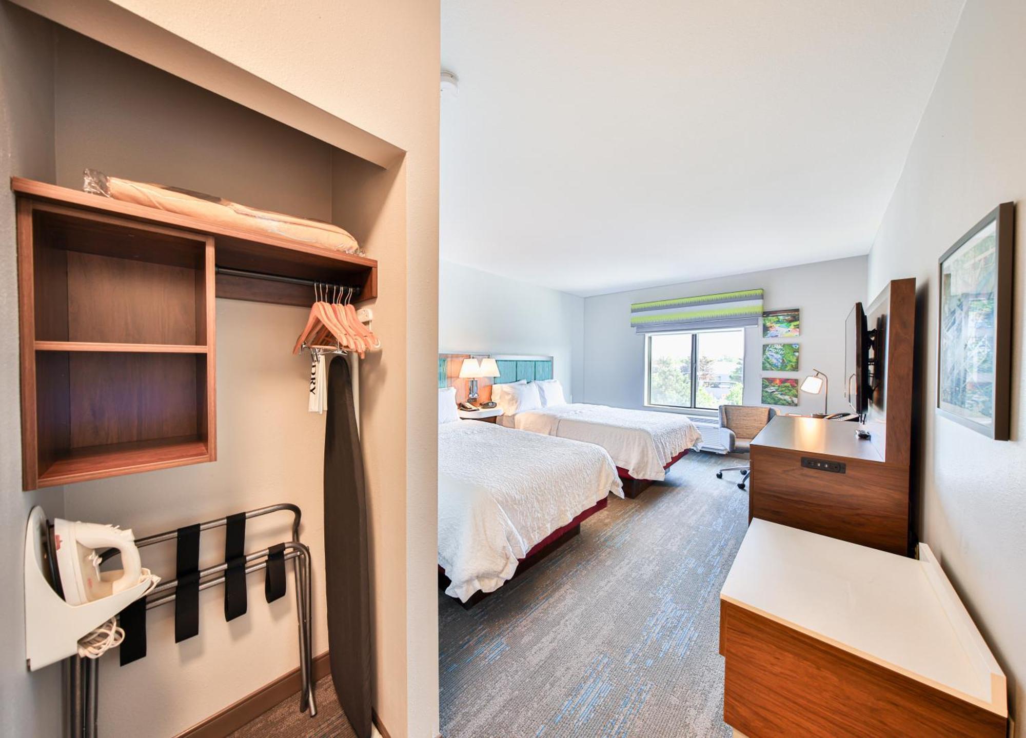 Room with Two Queen Beds - Non-Smoking