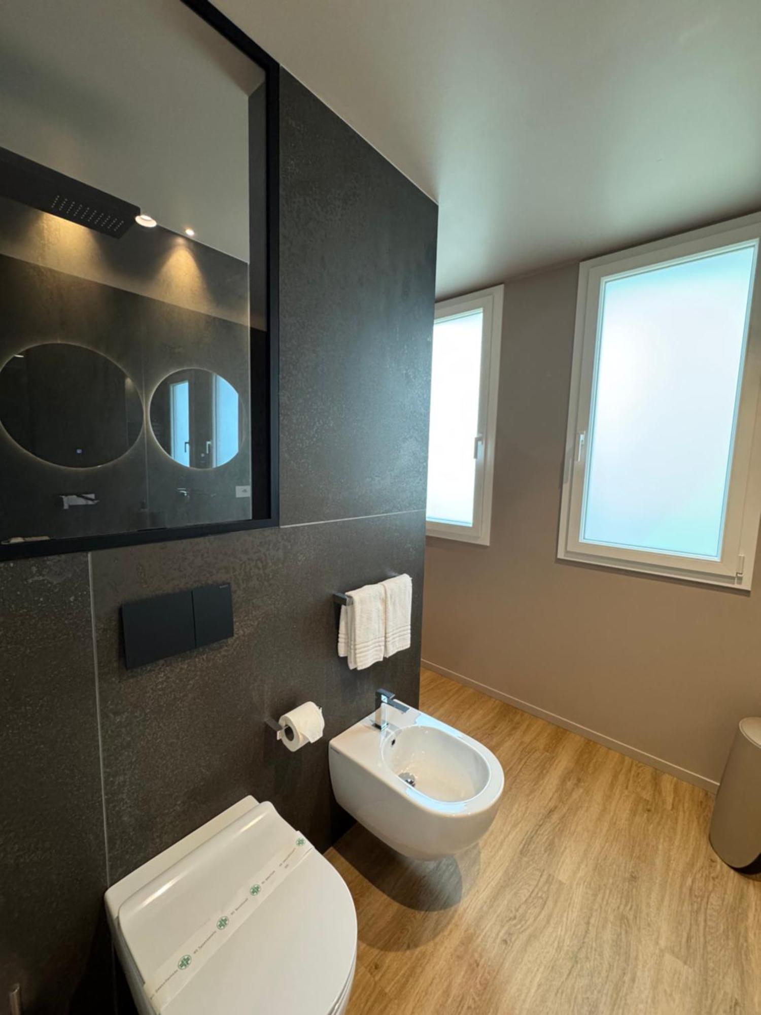Suite with Jacuzzi and Sea View