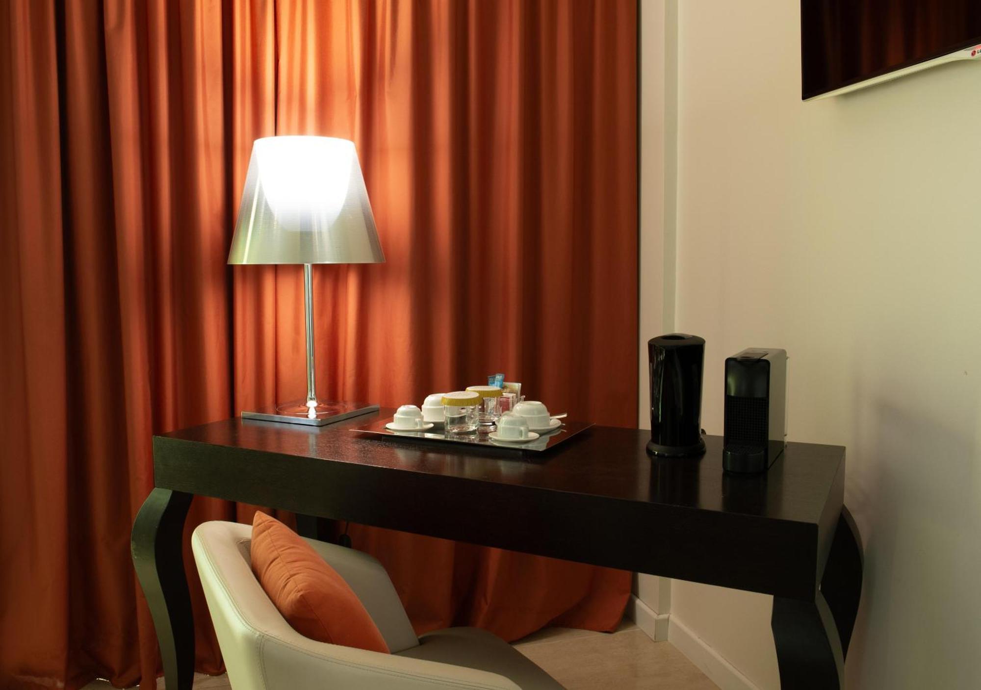 Queen Room with Pool View