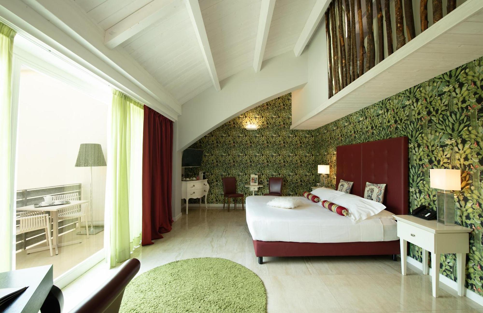 Suite - Split Level