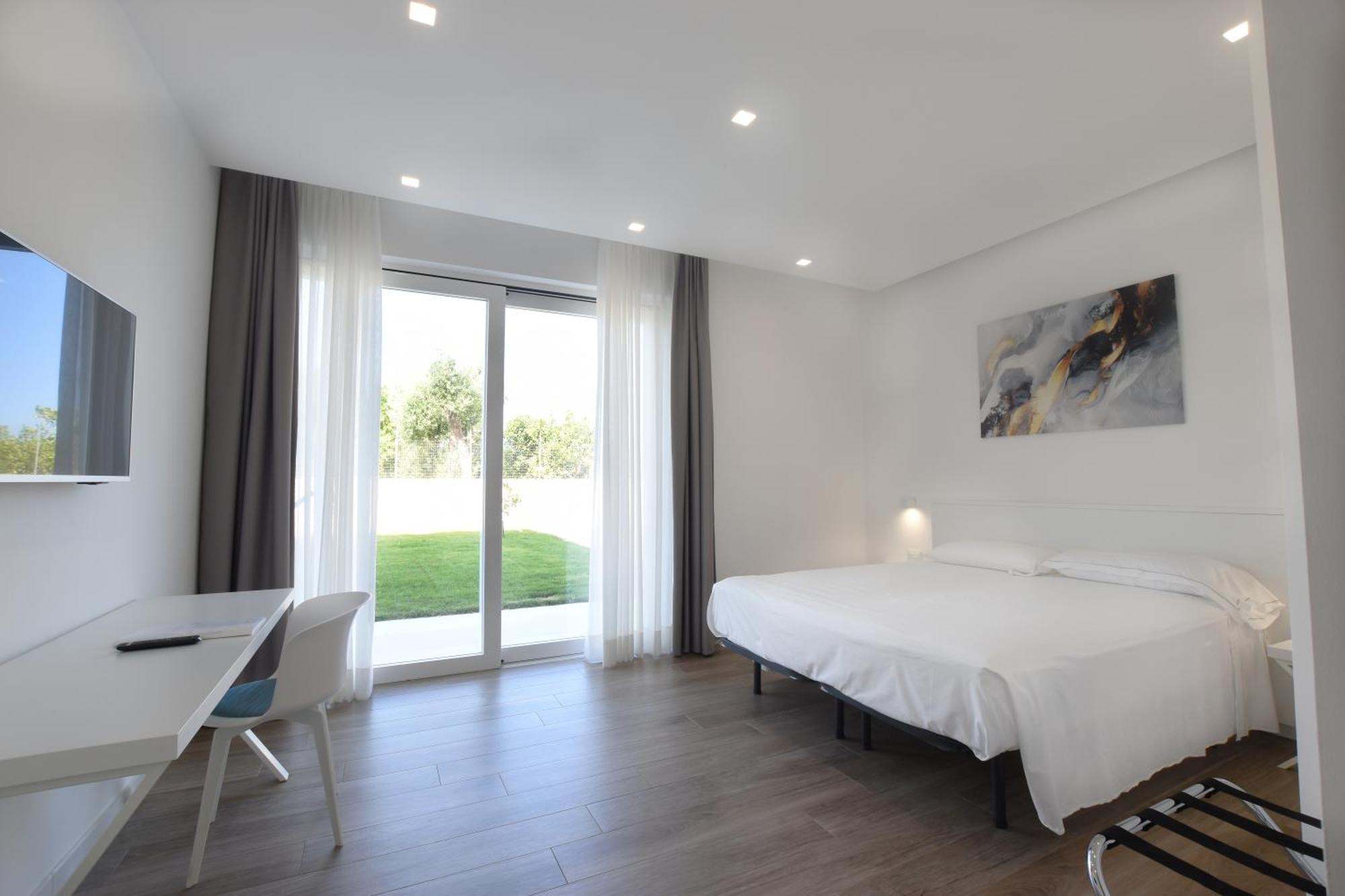 Deluxe Double or Twin Room with Garden View