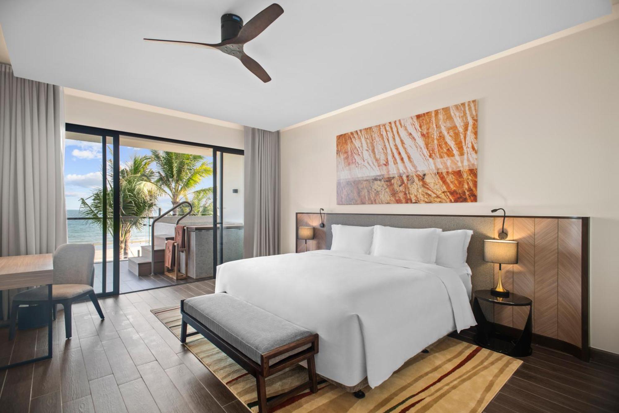 Seaview Suite King - Complimentary Minibar Once Per Stay