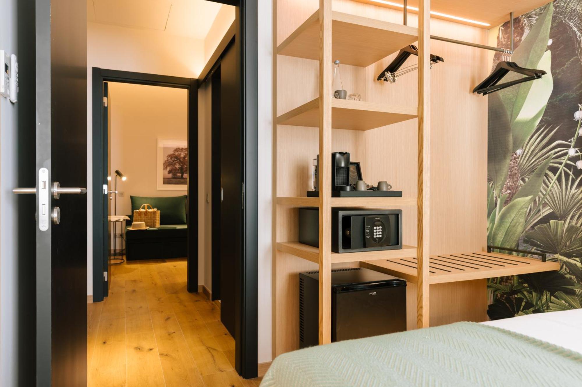 Family Suite (2 Adults + 1 Child),1664805752:JPEG