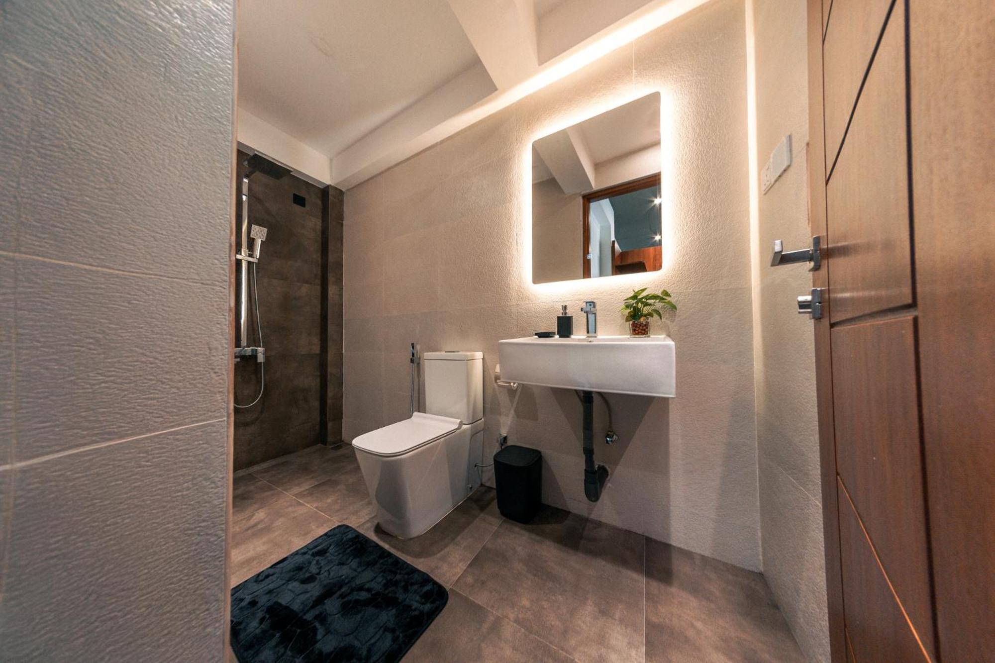 King Room with Spa Bath