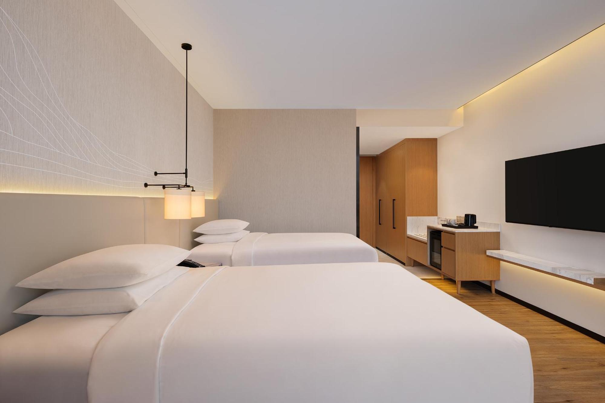 Superior Double Room with City View (Happy hours with 1+1 alcohol from 4 pm - 6:30 pm)
