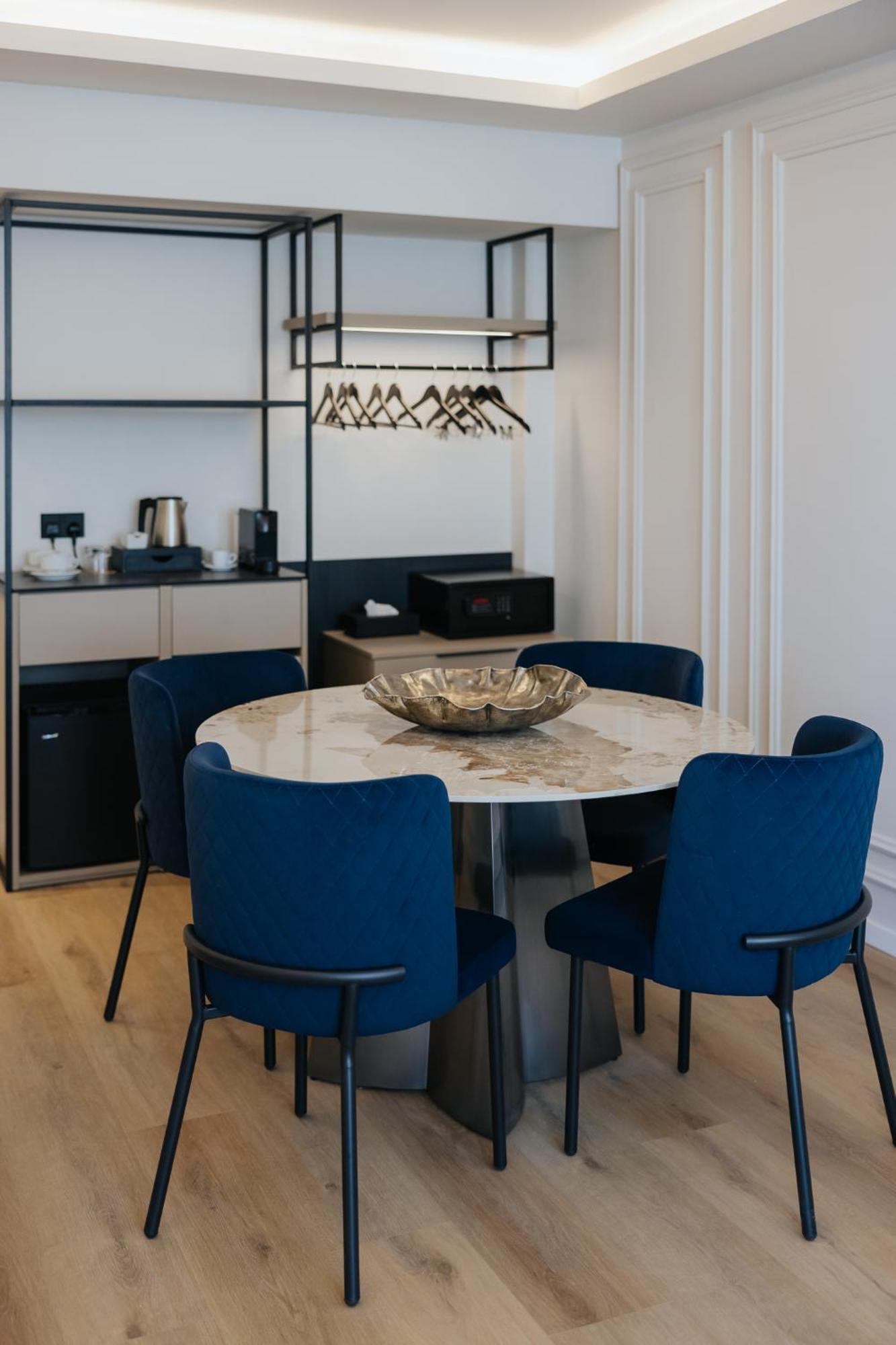 One-Bedroom Suite