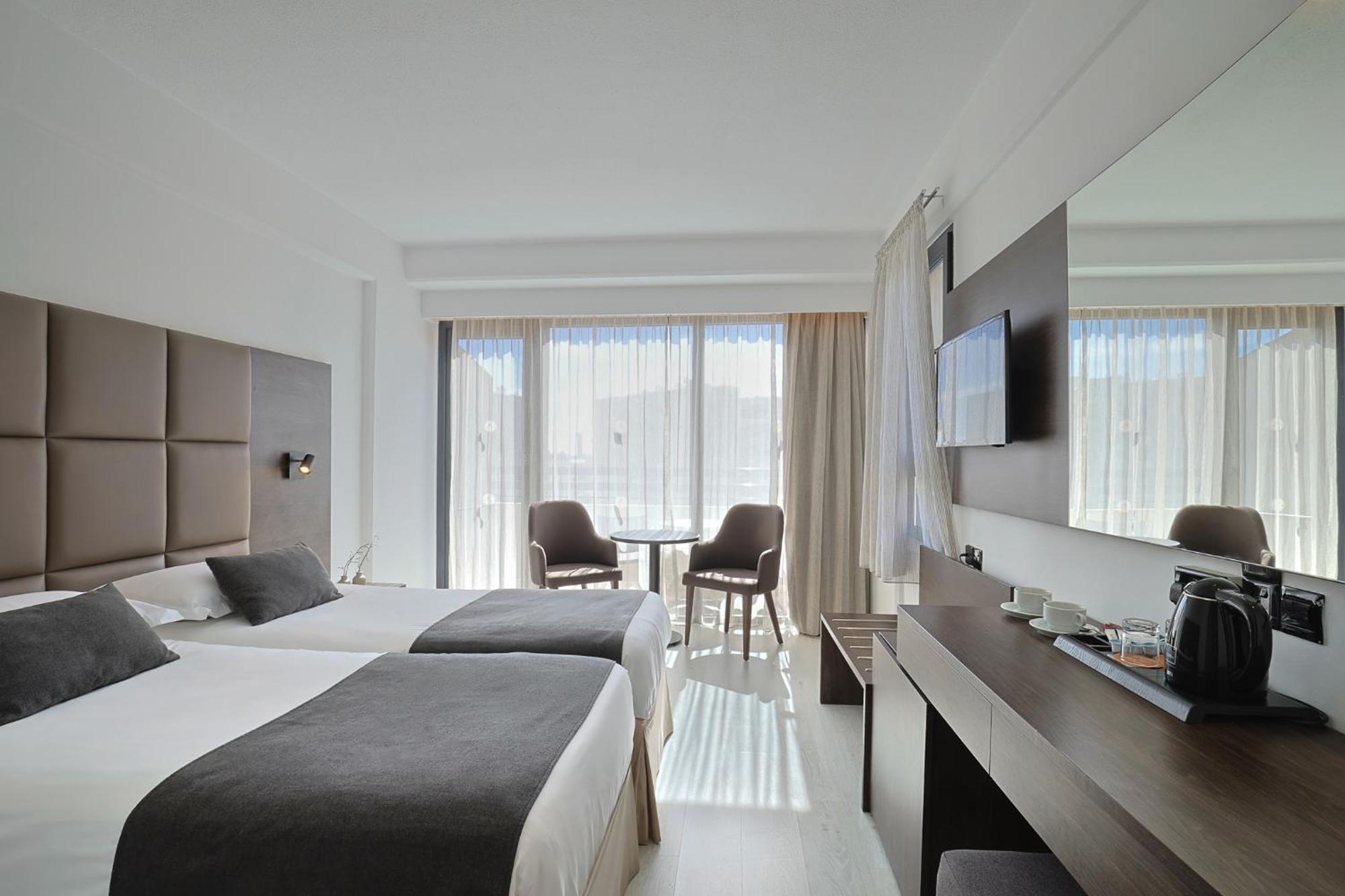 Deluxe Double or Twin Room Limited Sea View