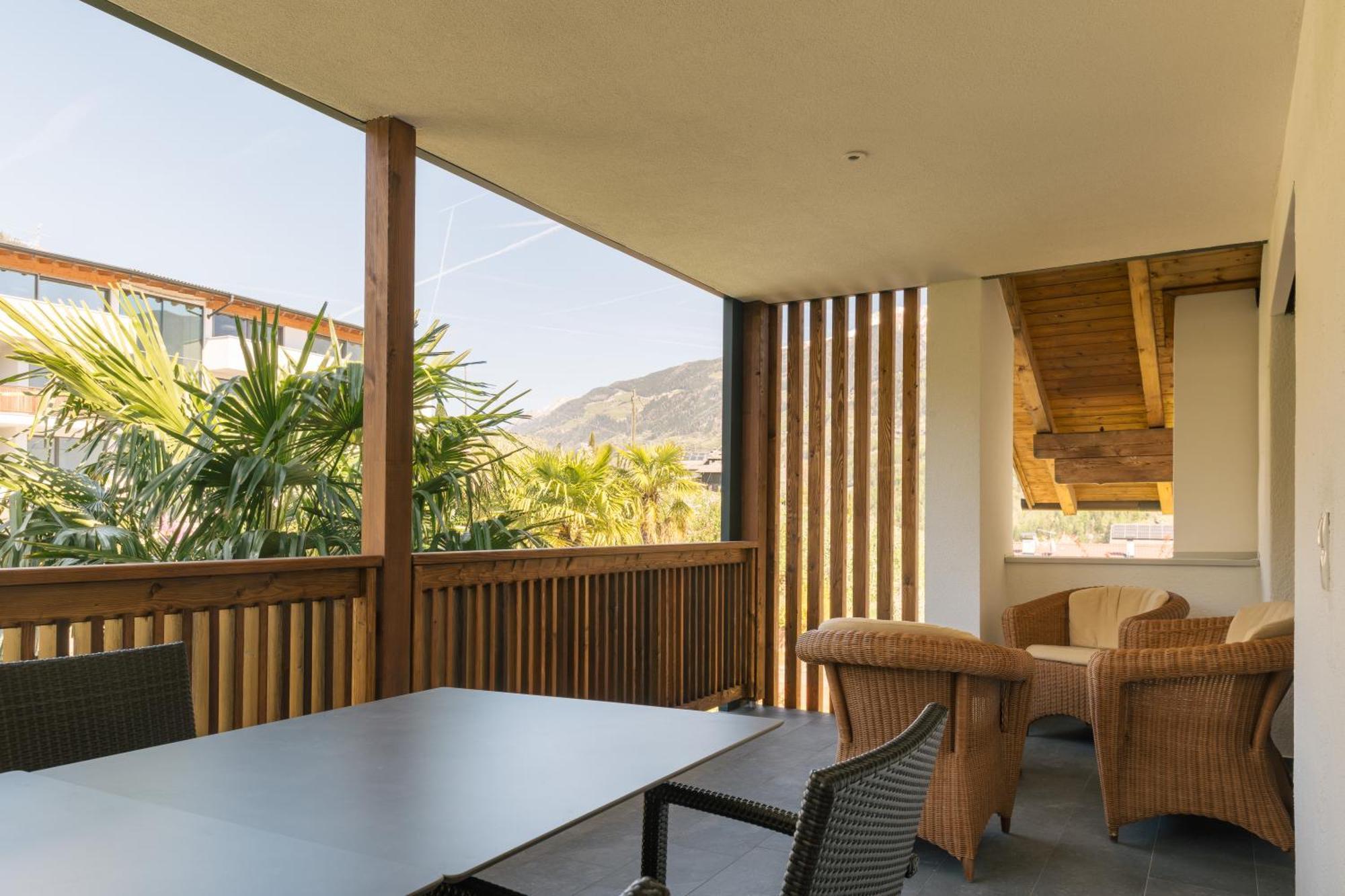Apartment mit 2 Schlafzimmern mit Balkon und Terrasse
