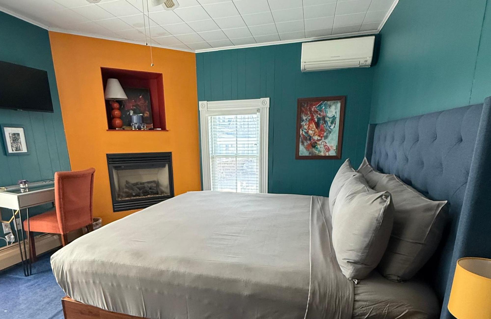 Standard King Room