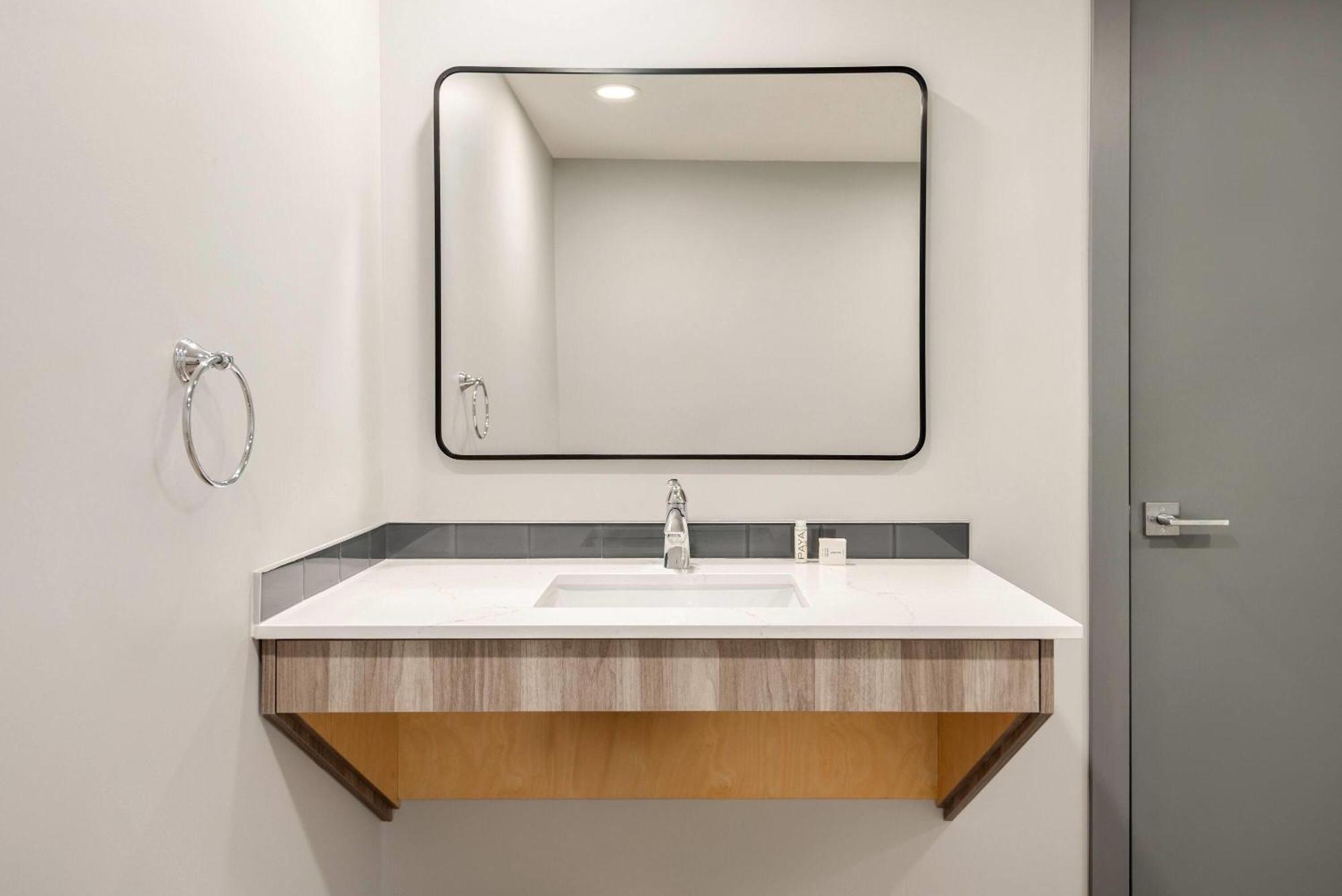 King Room with Walk In Shower and Kitchenette - Non-Smoking