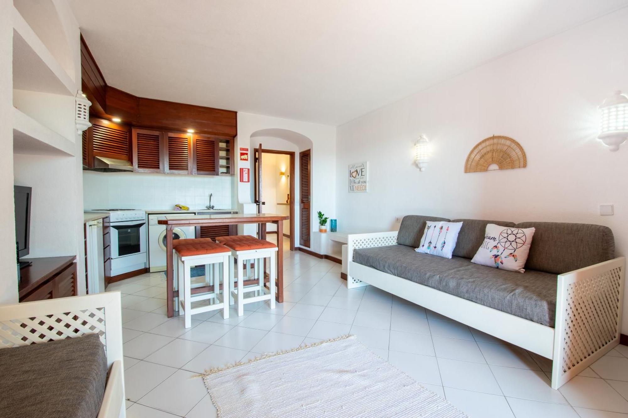 Apartamento con vistas a la piscina