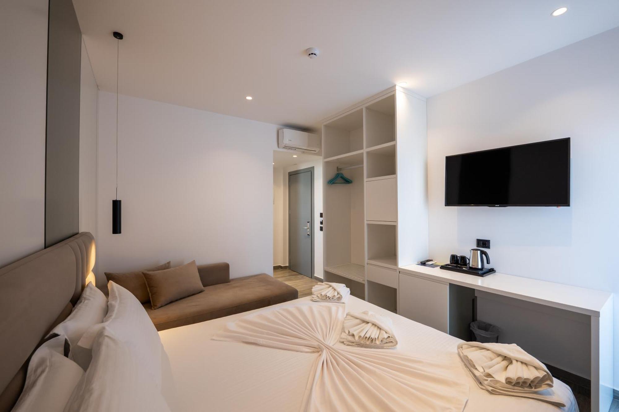 Deluxe Triple Room Sea View