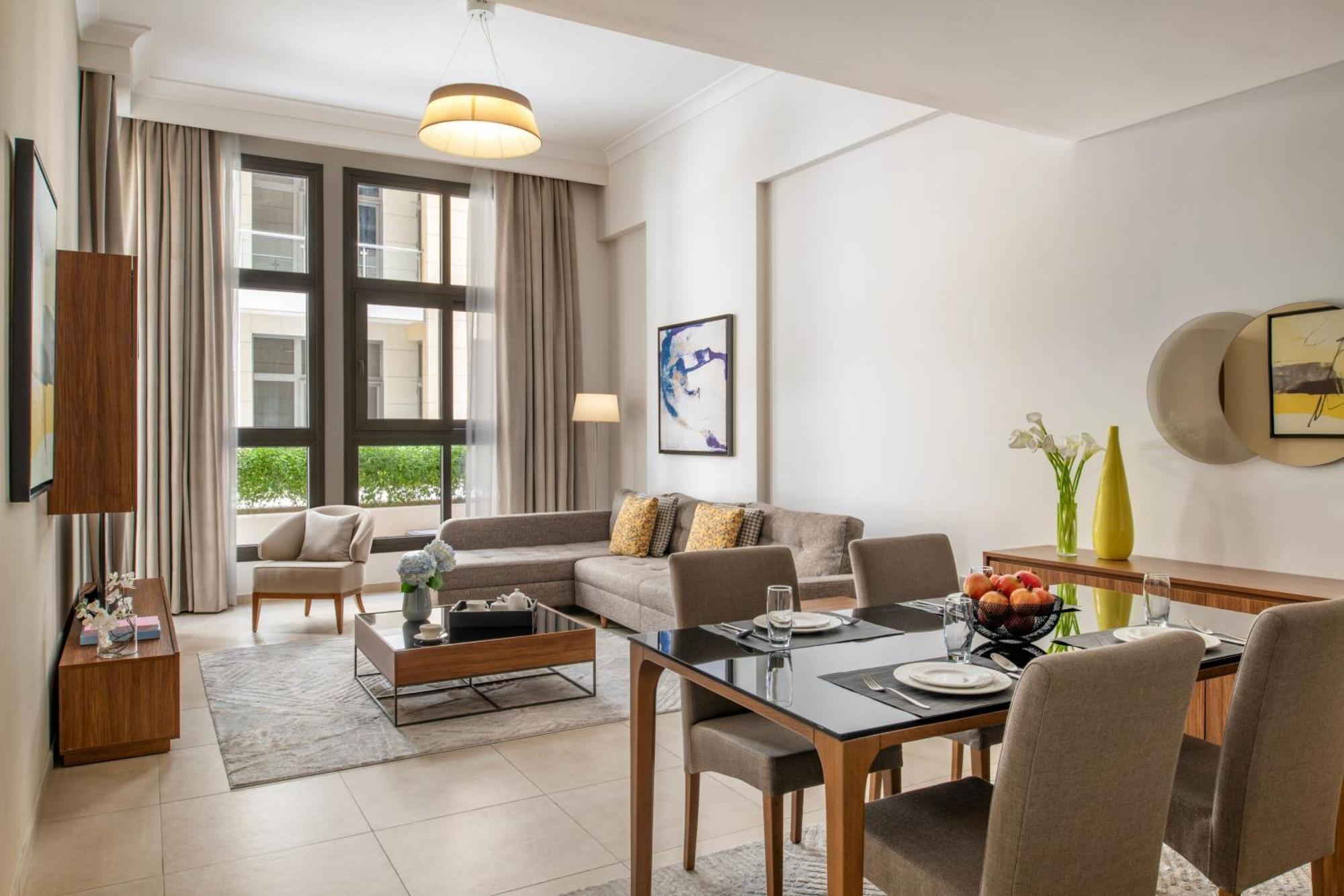 One-Bedroom Standard King Apartment with Courtyard View