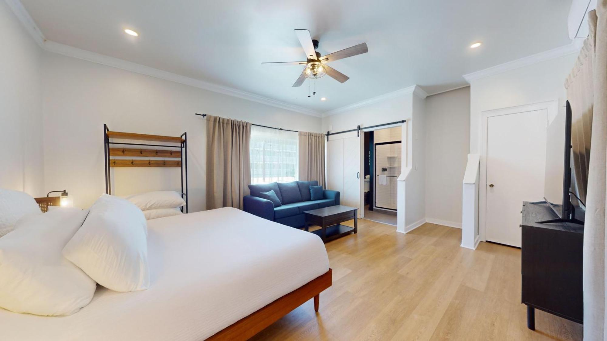 Superior King Suite
