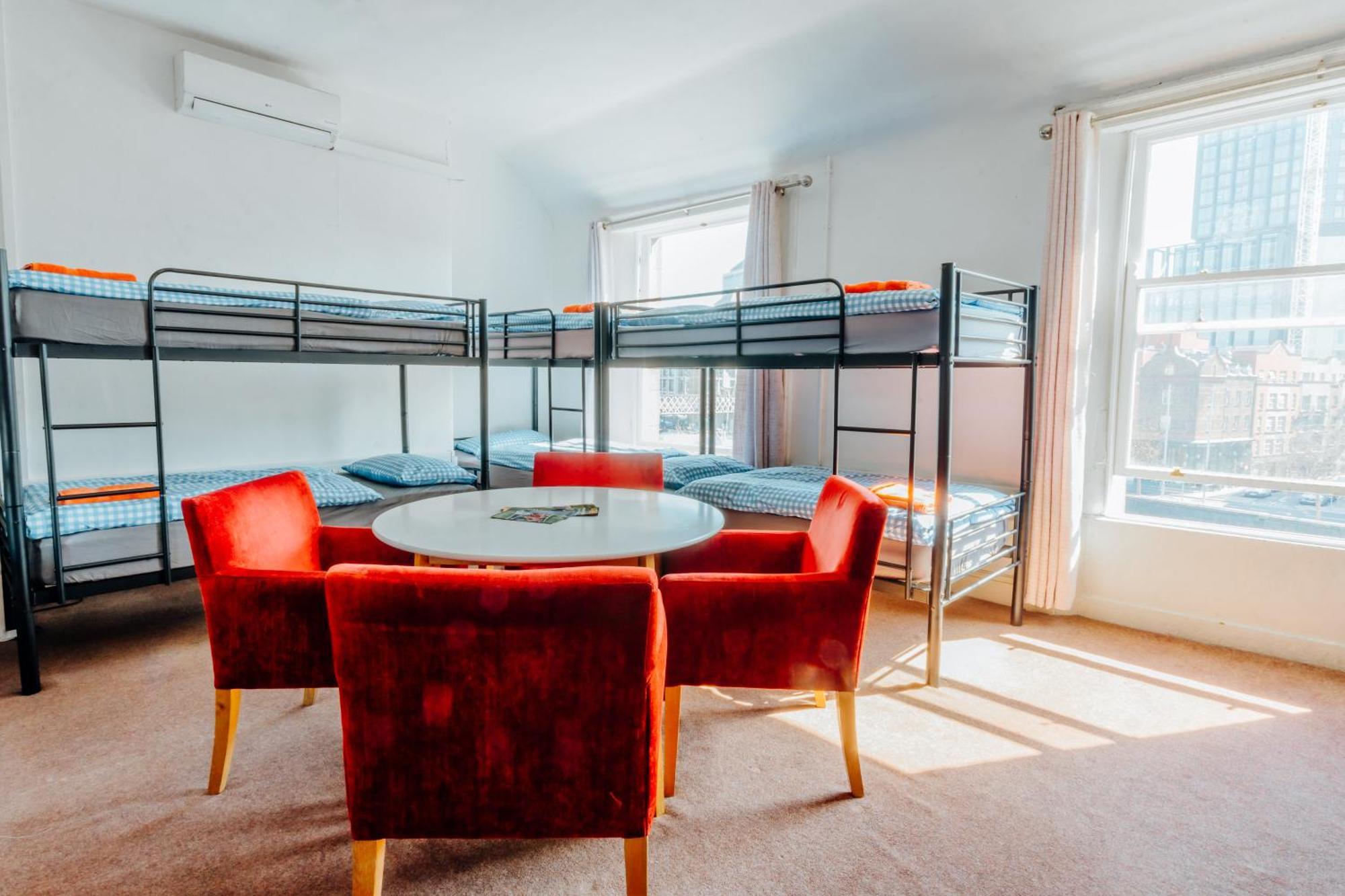 Family Room,1733396989:JPEG