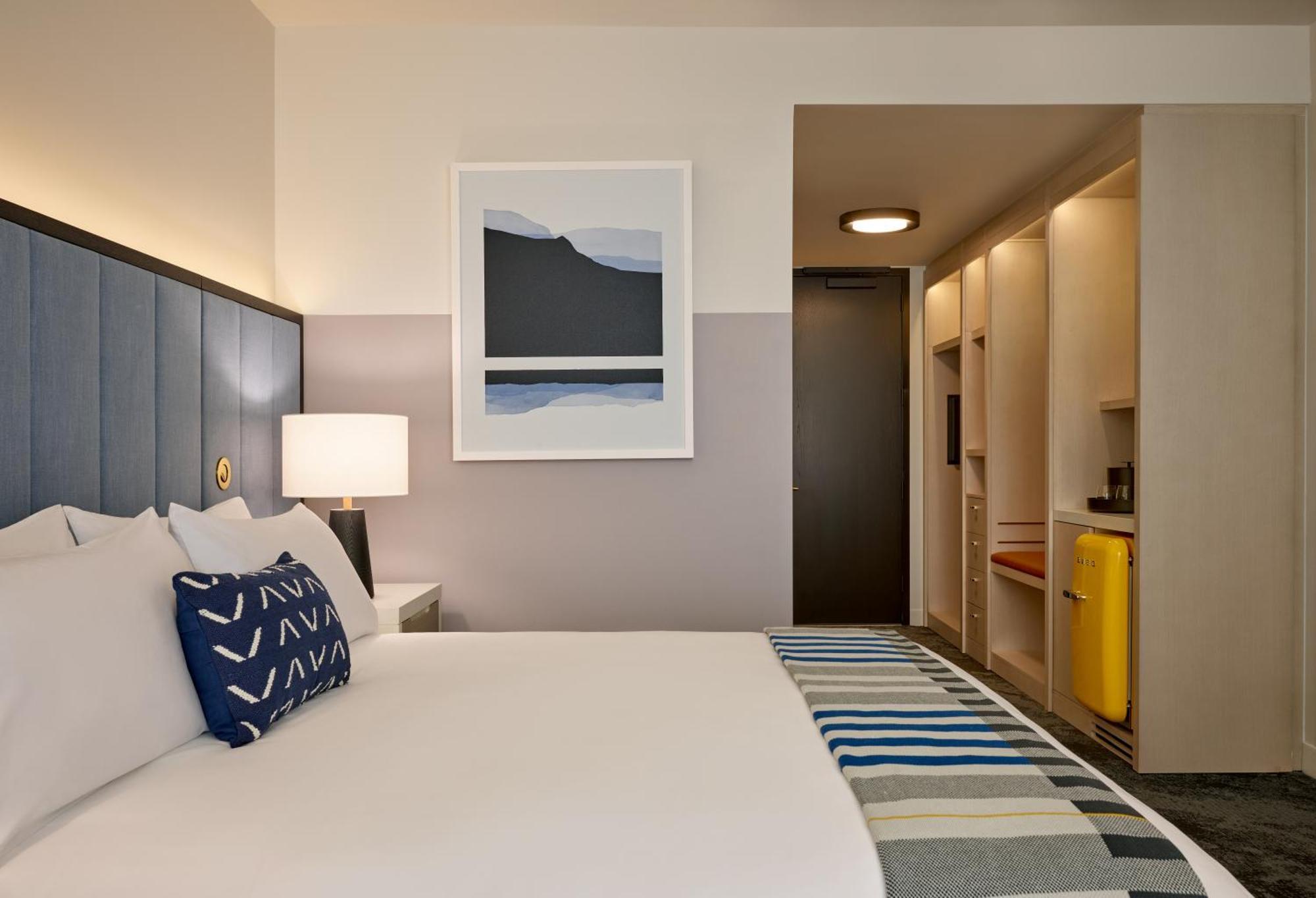King Room with Mountain View