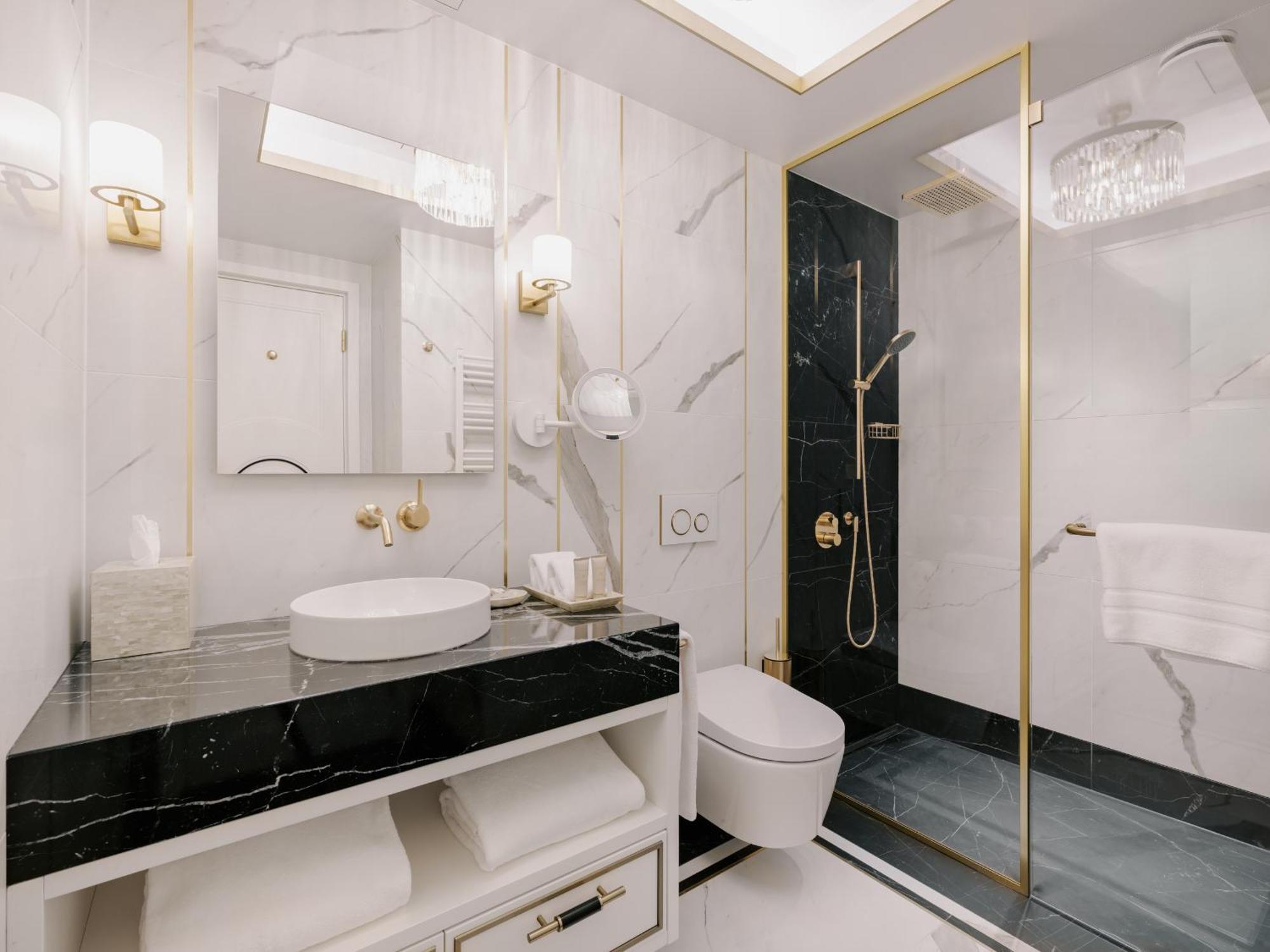 Suite with City View