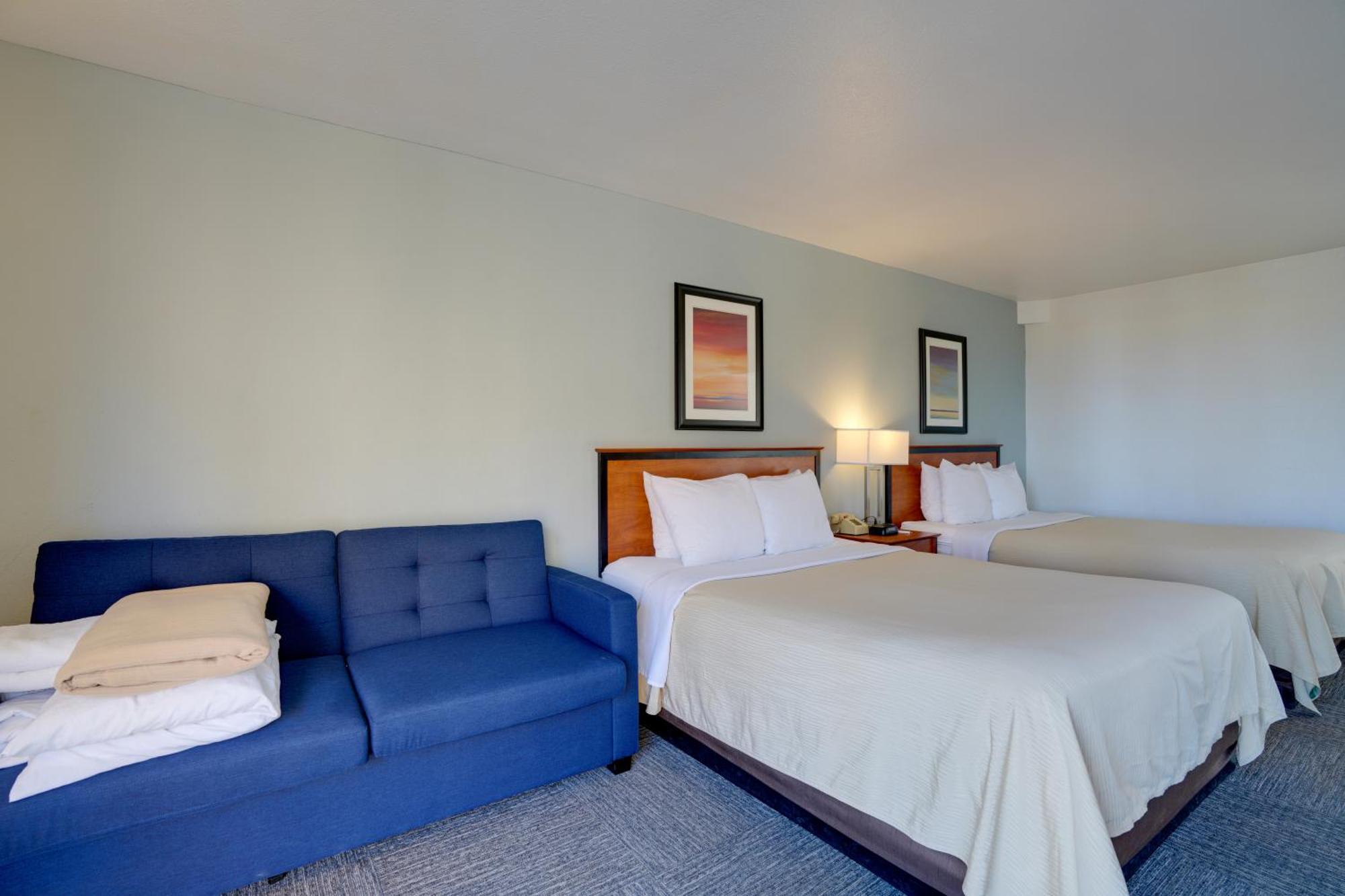 Queen Room with Two Queen Beds - Non Smoking