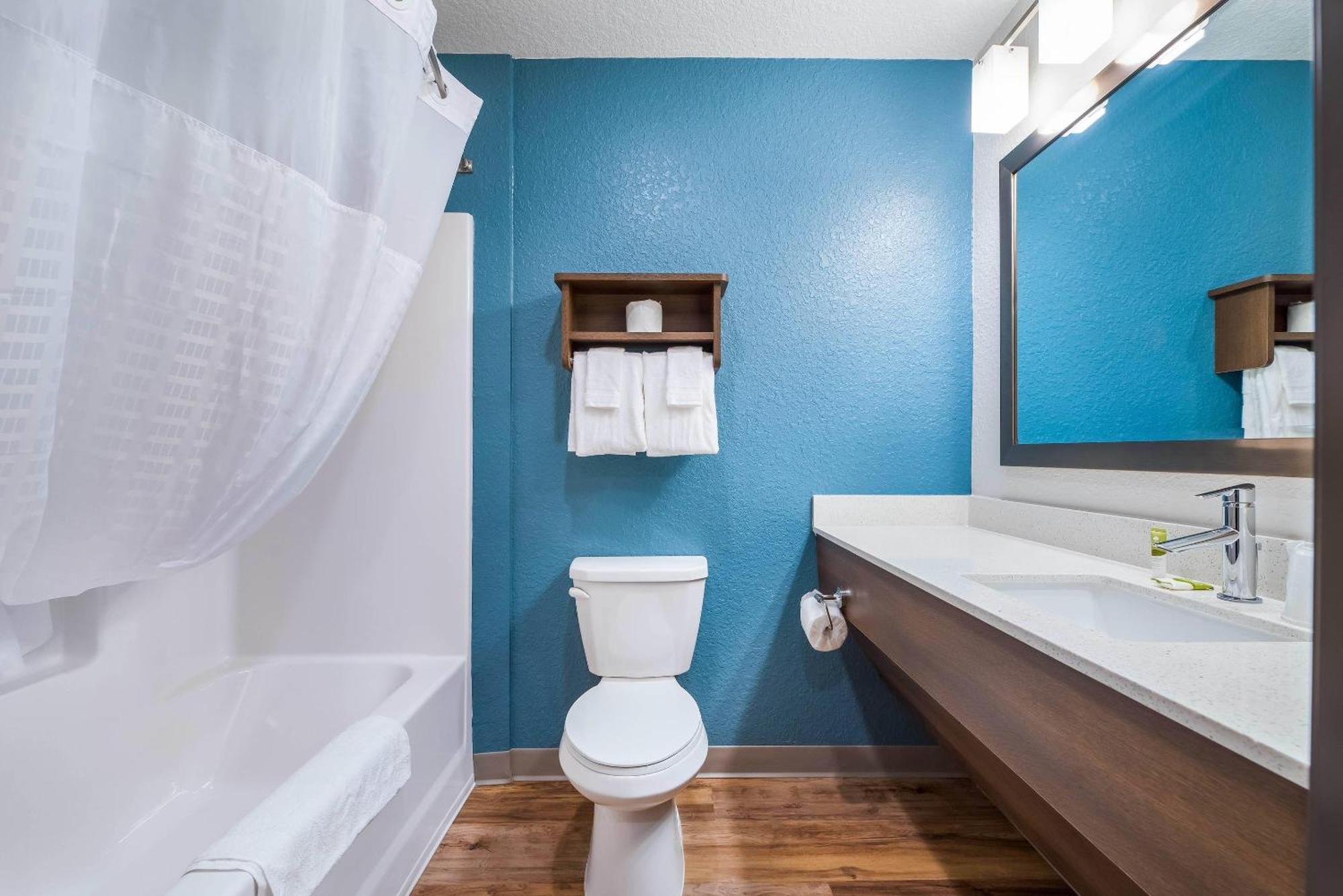 King Room - Accessible/Non-Smoking