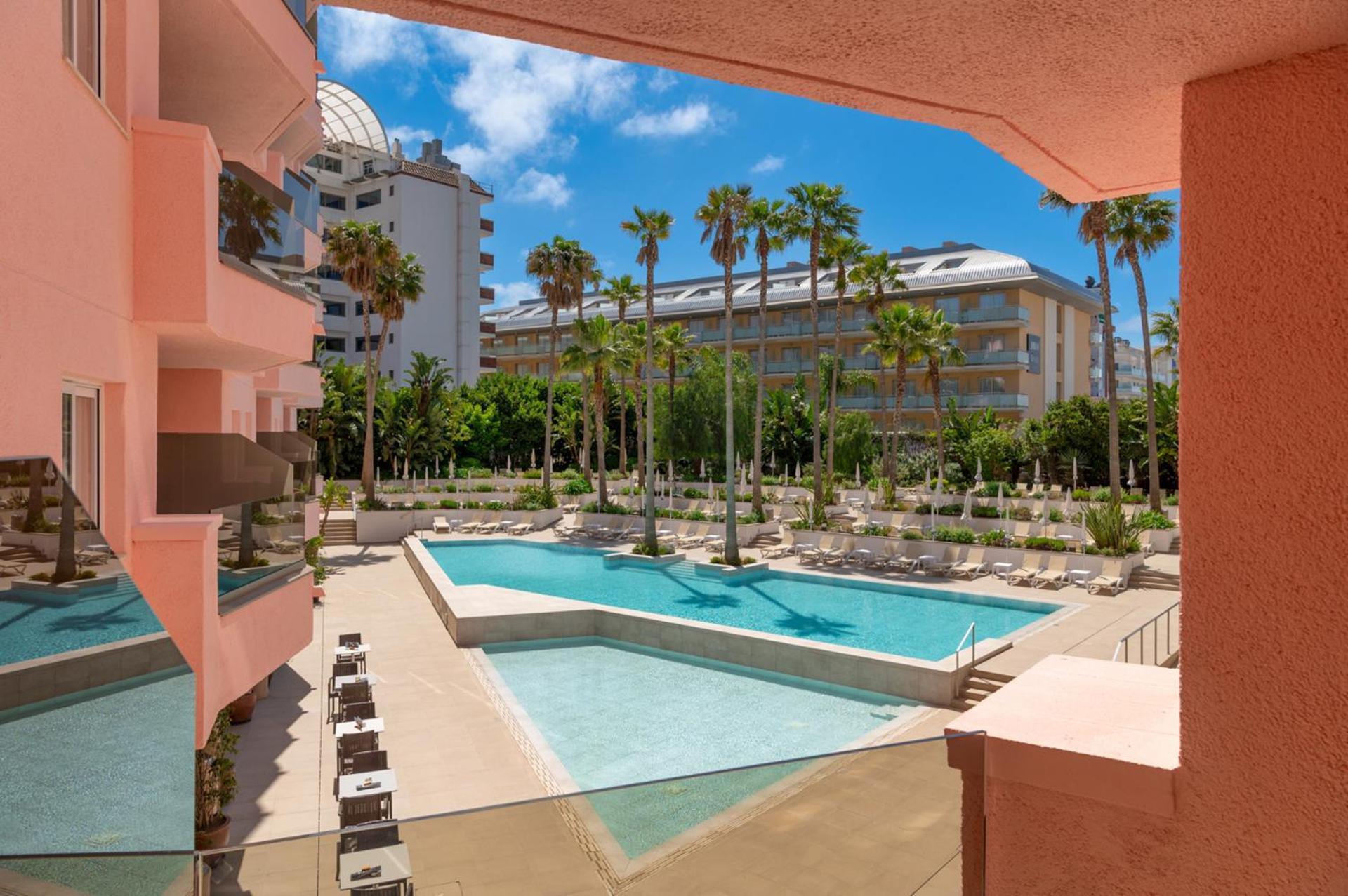 Triple Room with Pool View