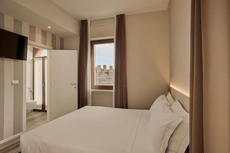 Superior Double Room with Balcony