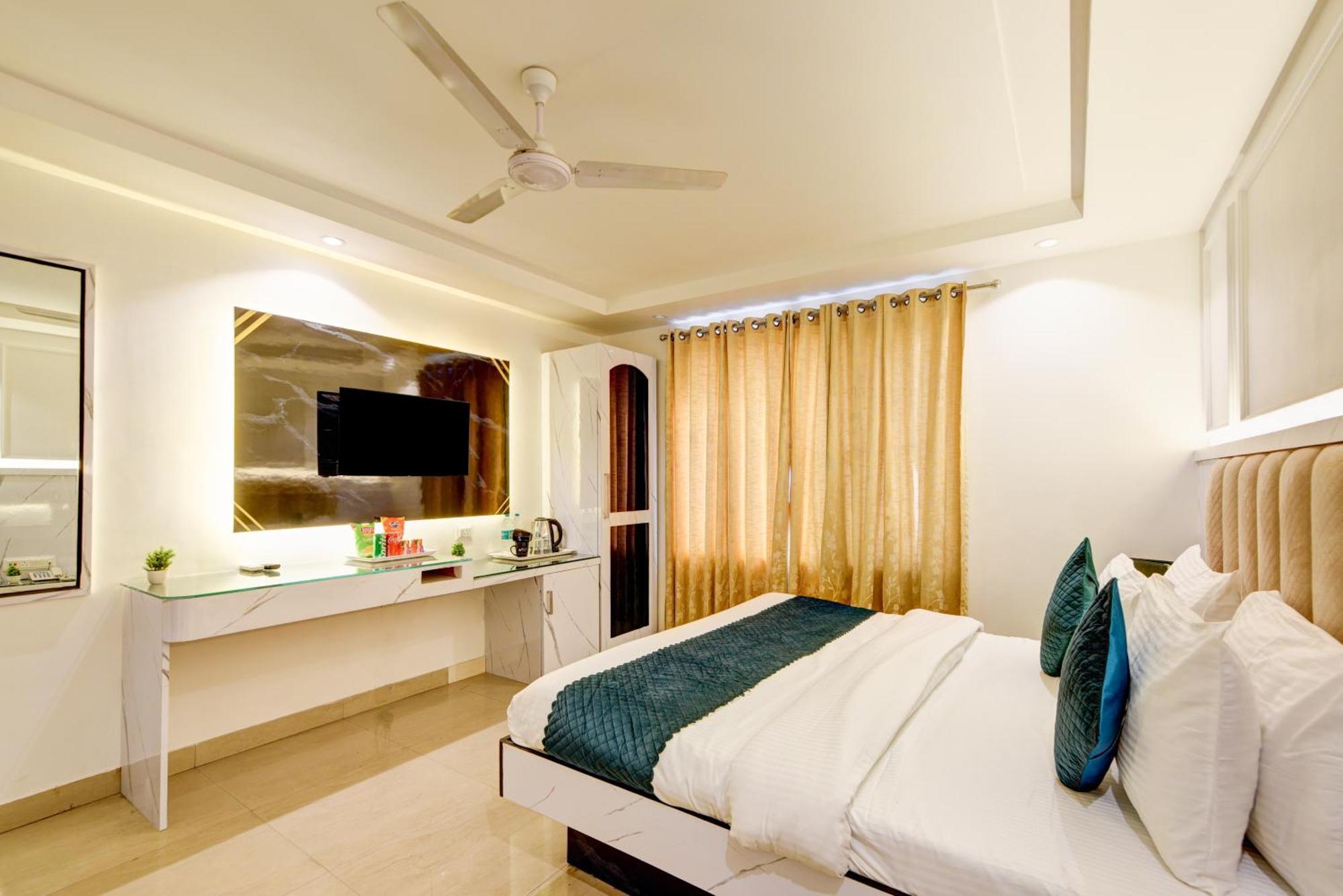 Deluxe Double or Twin Room