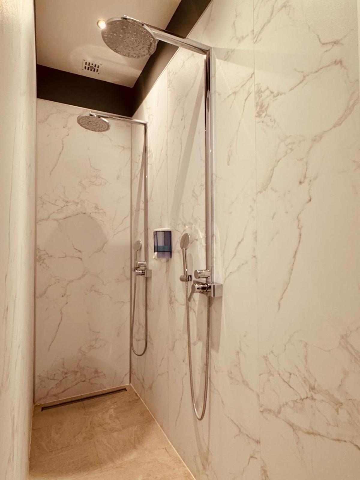 Kamer met Kingsize bed en Bubbelbad