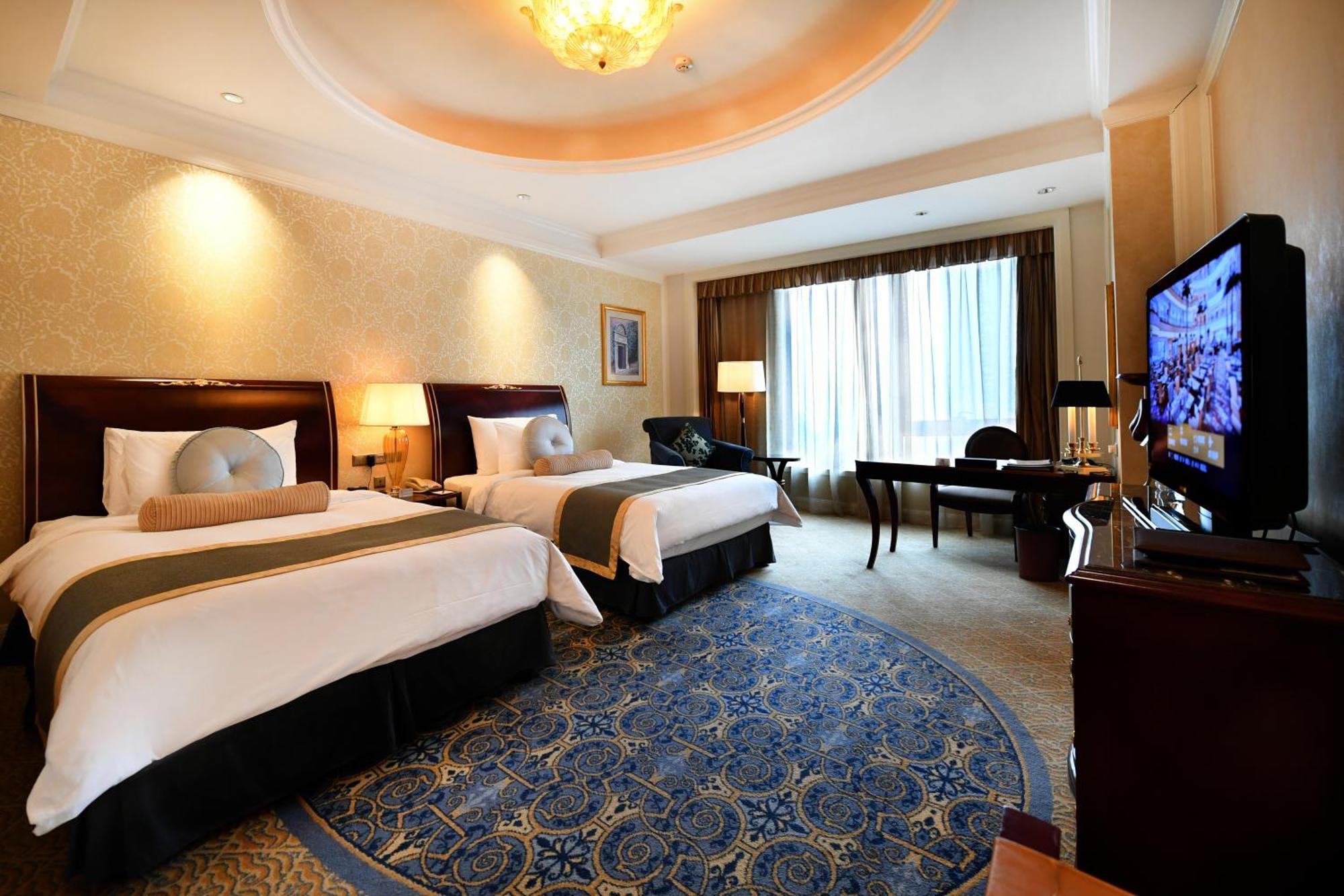 Deluxe Twin Room DOTD