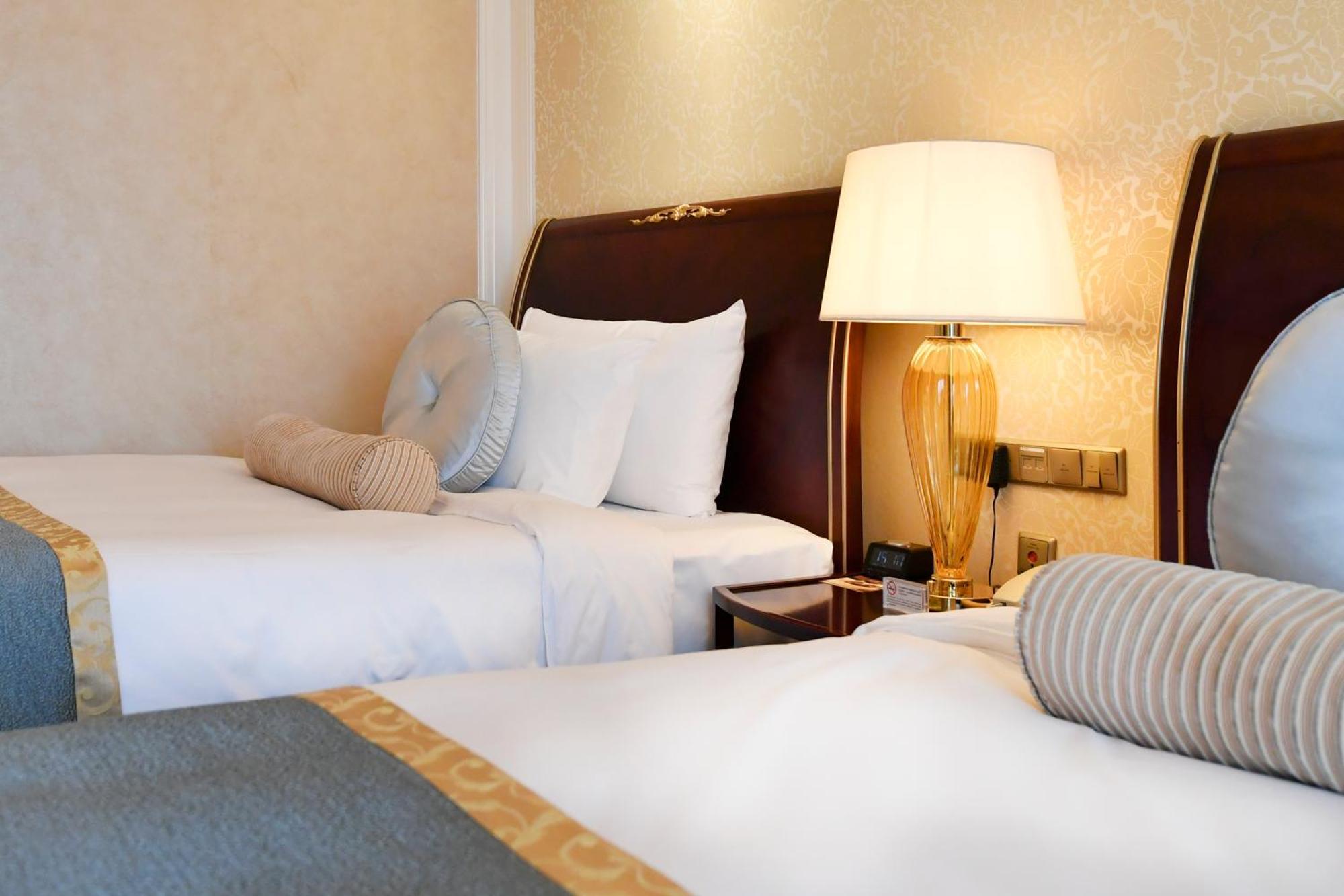 Deluxe Twin Room DOTD