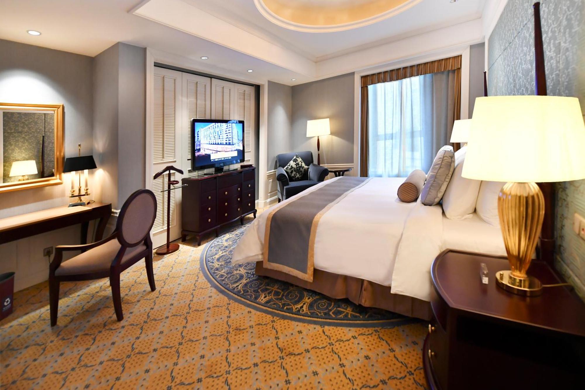 Executive Suite