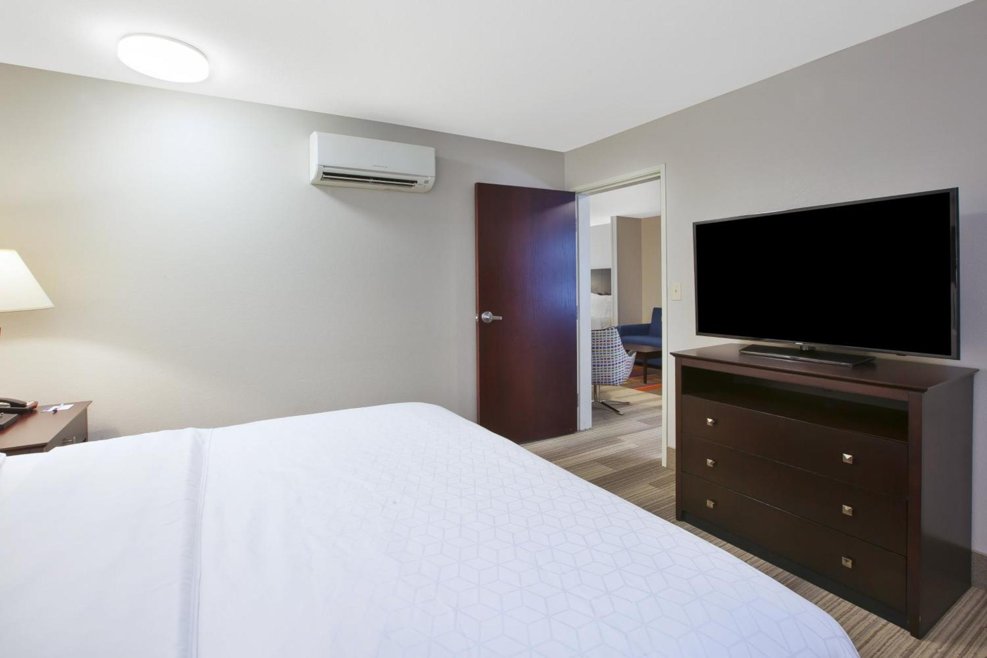Queen Suite Two Queen Beds Sofa Bed Extra Floor Space