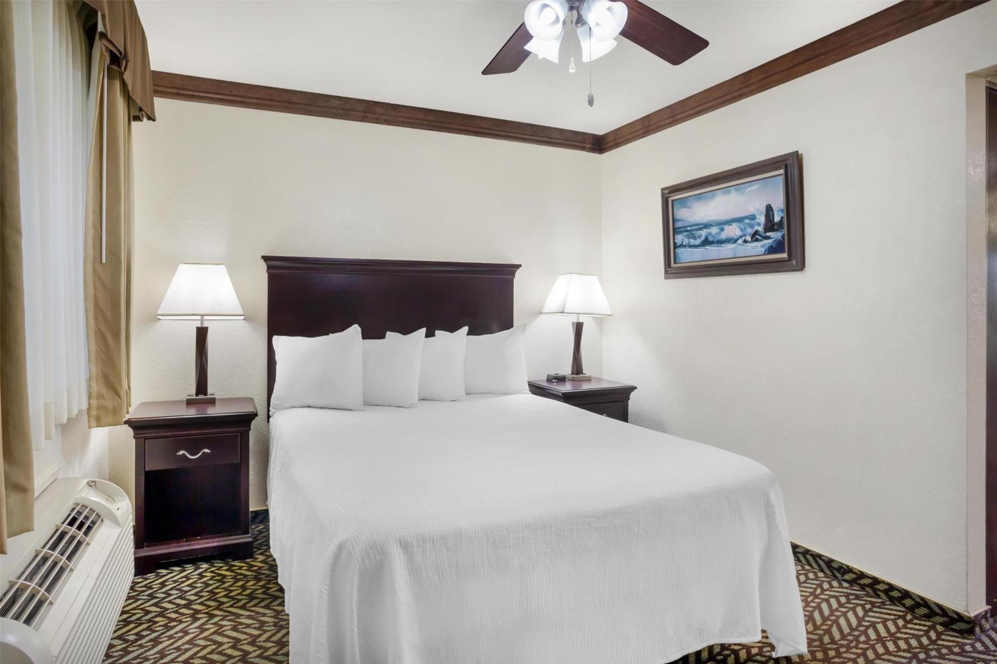 Two-Bedroom Family Suite with Three Queen Beds - Non-Smoking