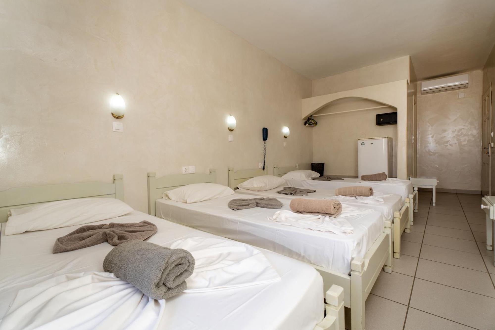 Classic Quadruple Room,1666667165:JPEG
