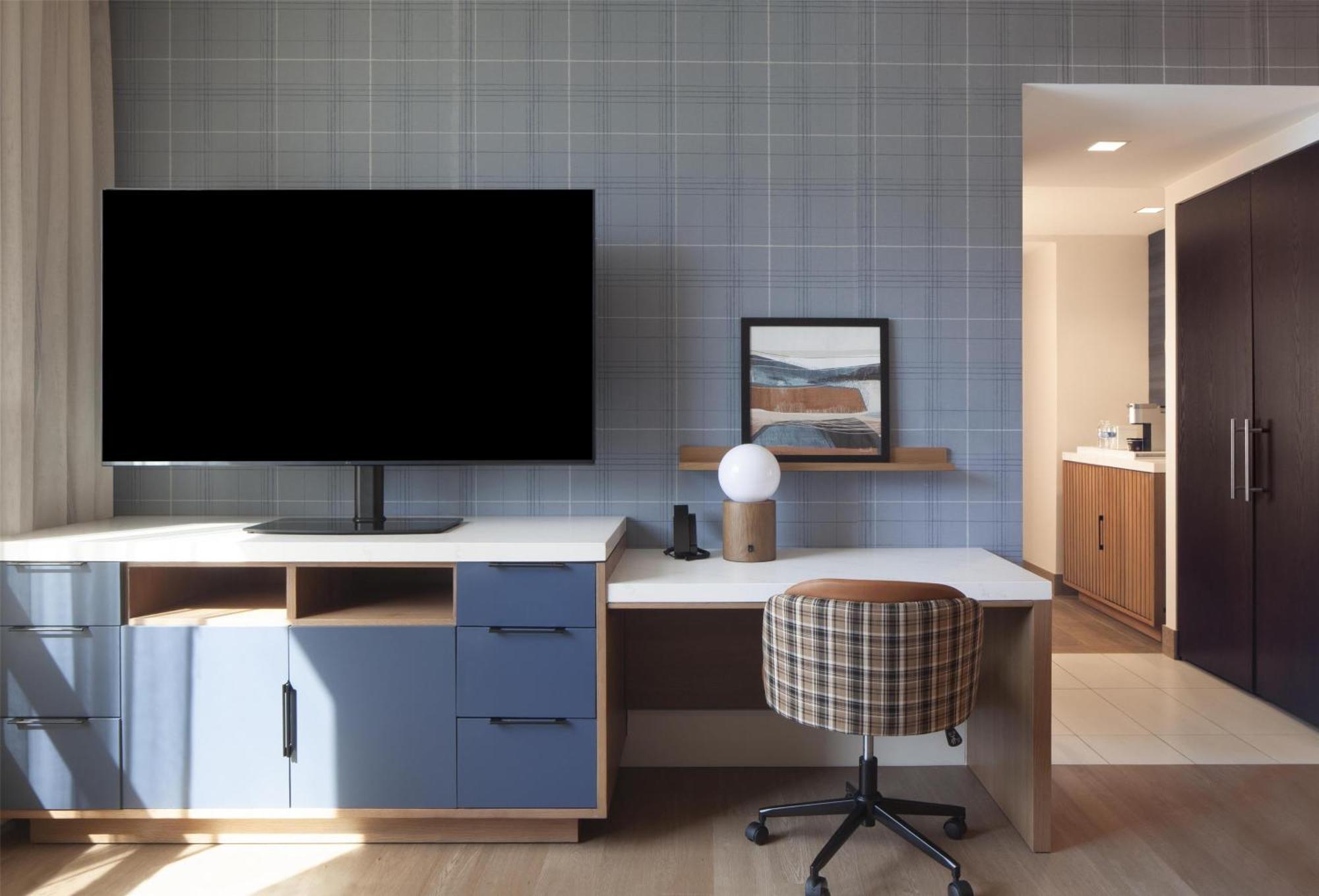 King Corner Room ( 4 adults )