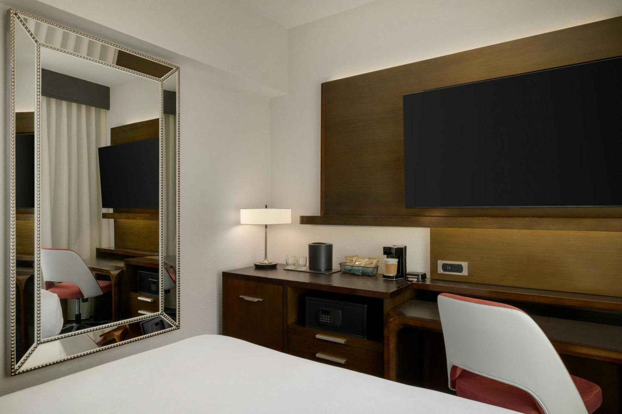 Queen Room City View