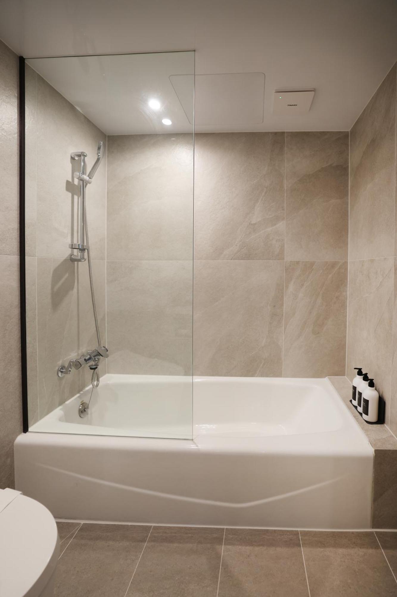 Executive Suite with Two Double Beds - Non-Smoking