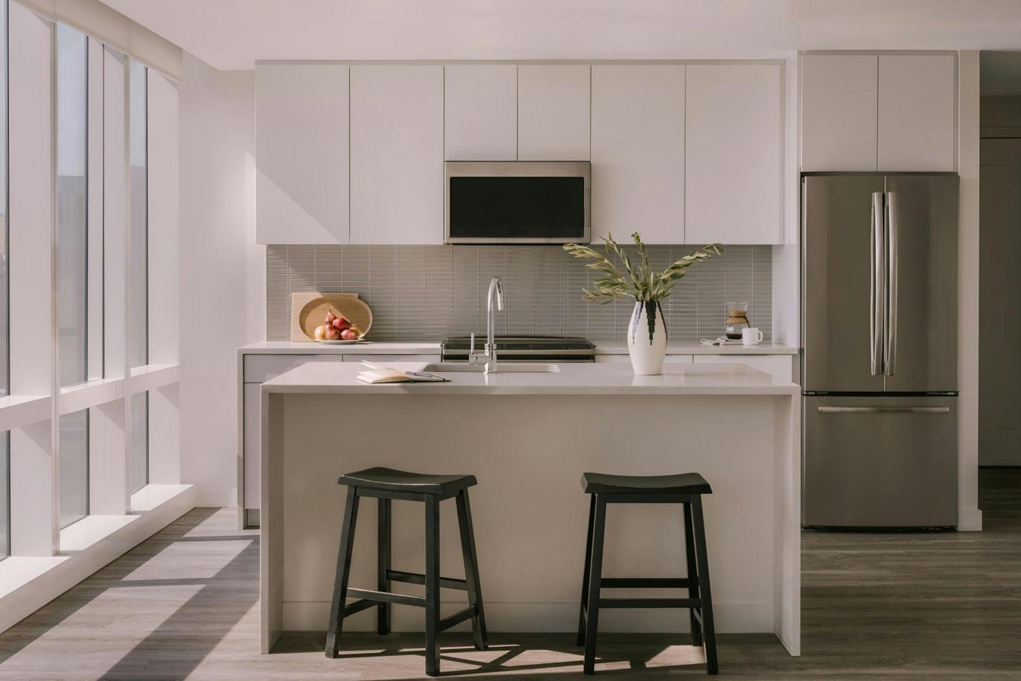 Three Bedroom King Queen Virtual Front Desk