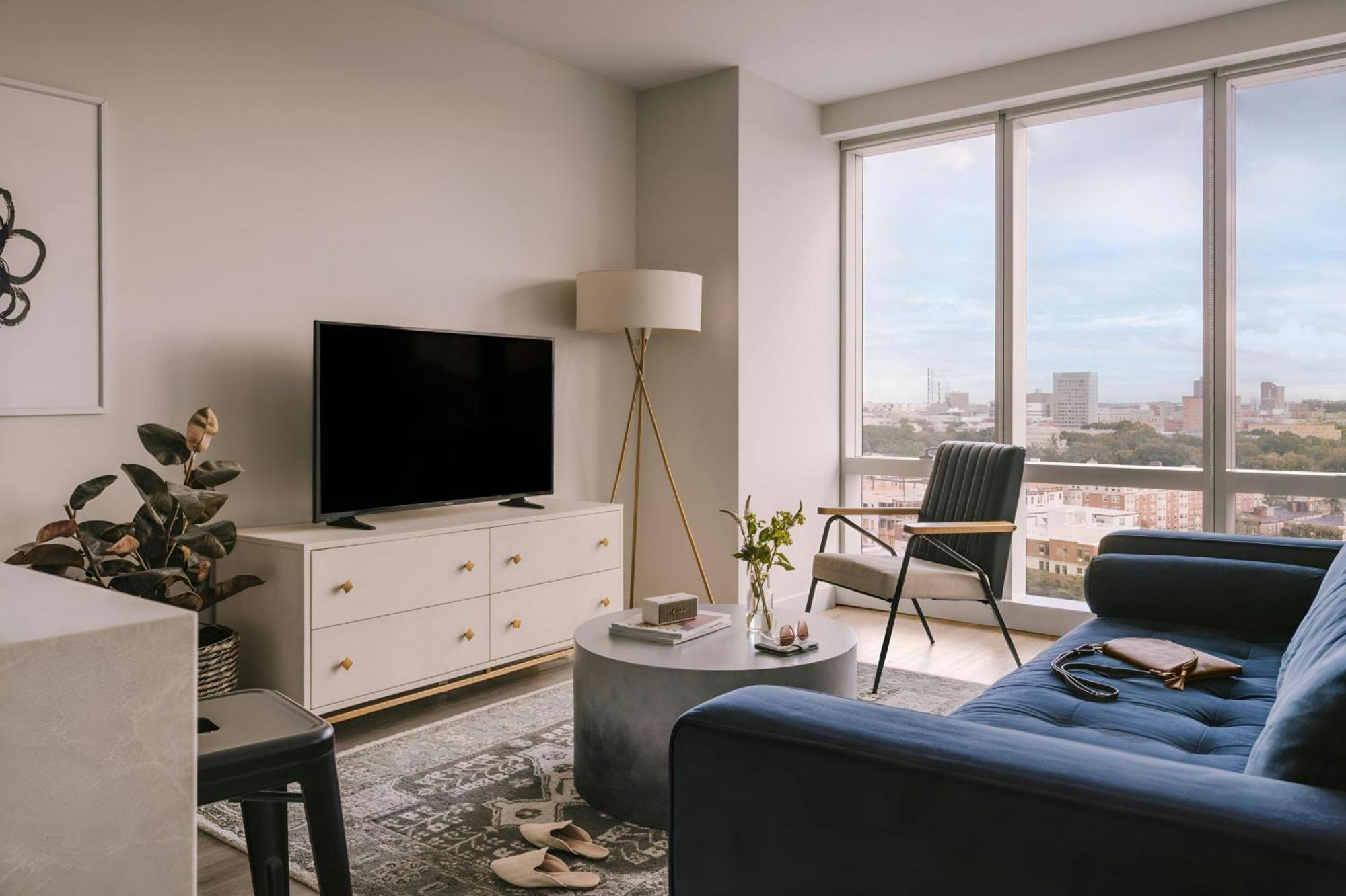 One Bedroom Queen Virtual Front Desk