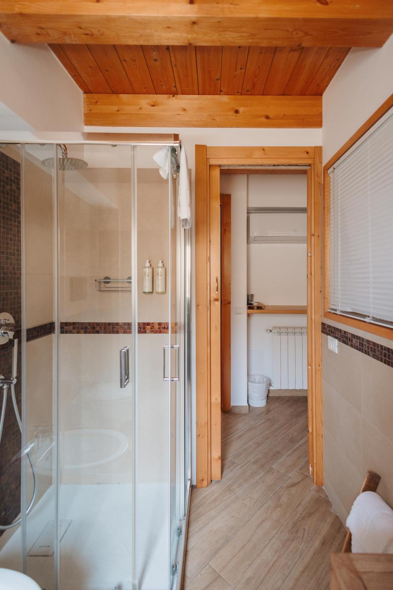 Deluxe Double Room with Extra Bed