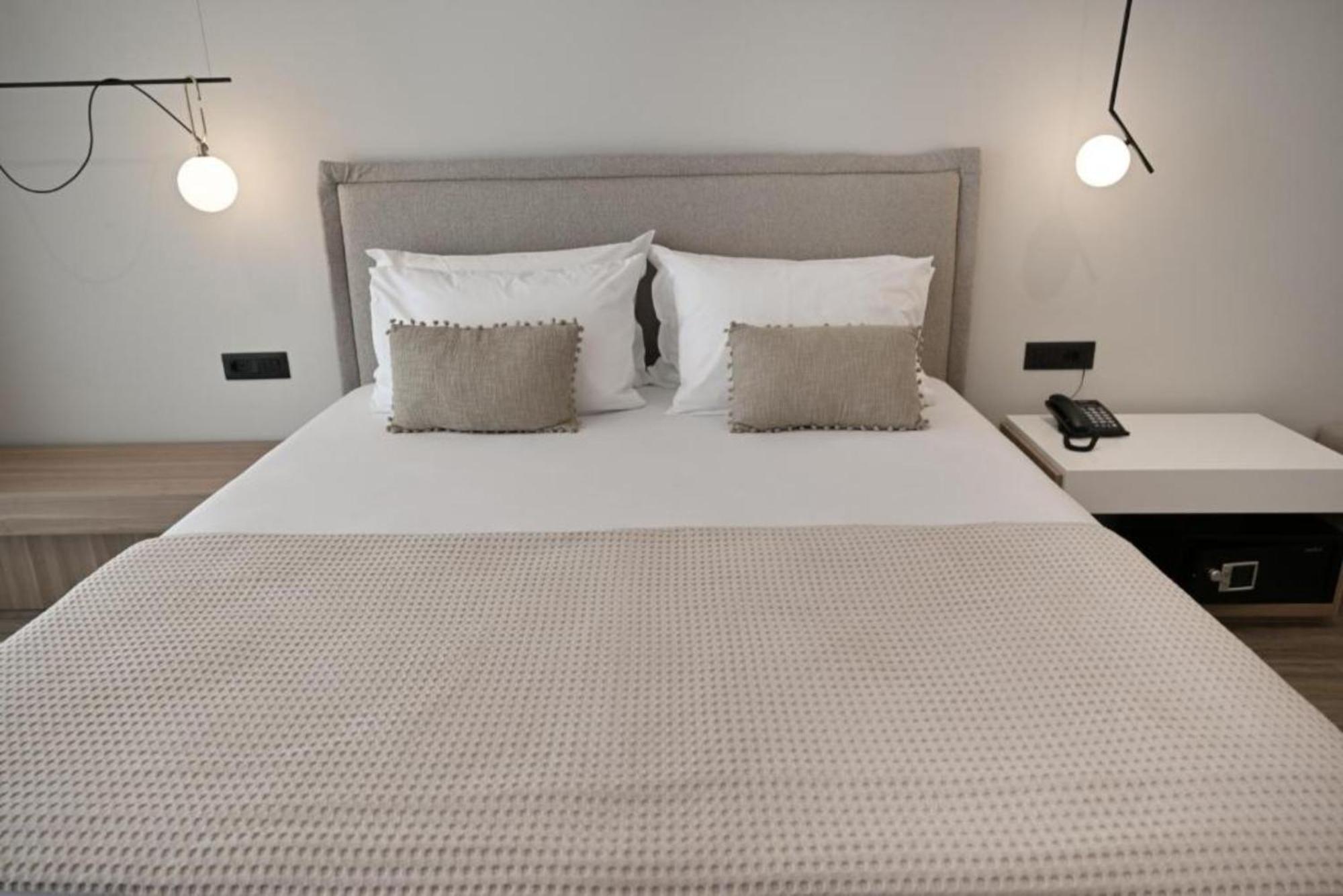 Deluxe Double Room with Extra Bed