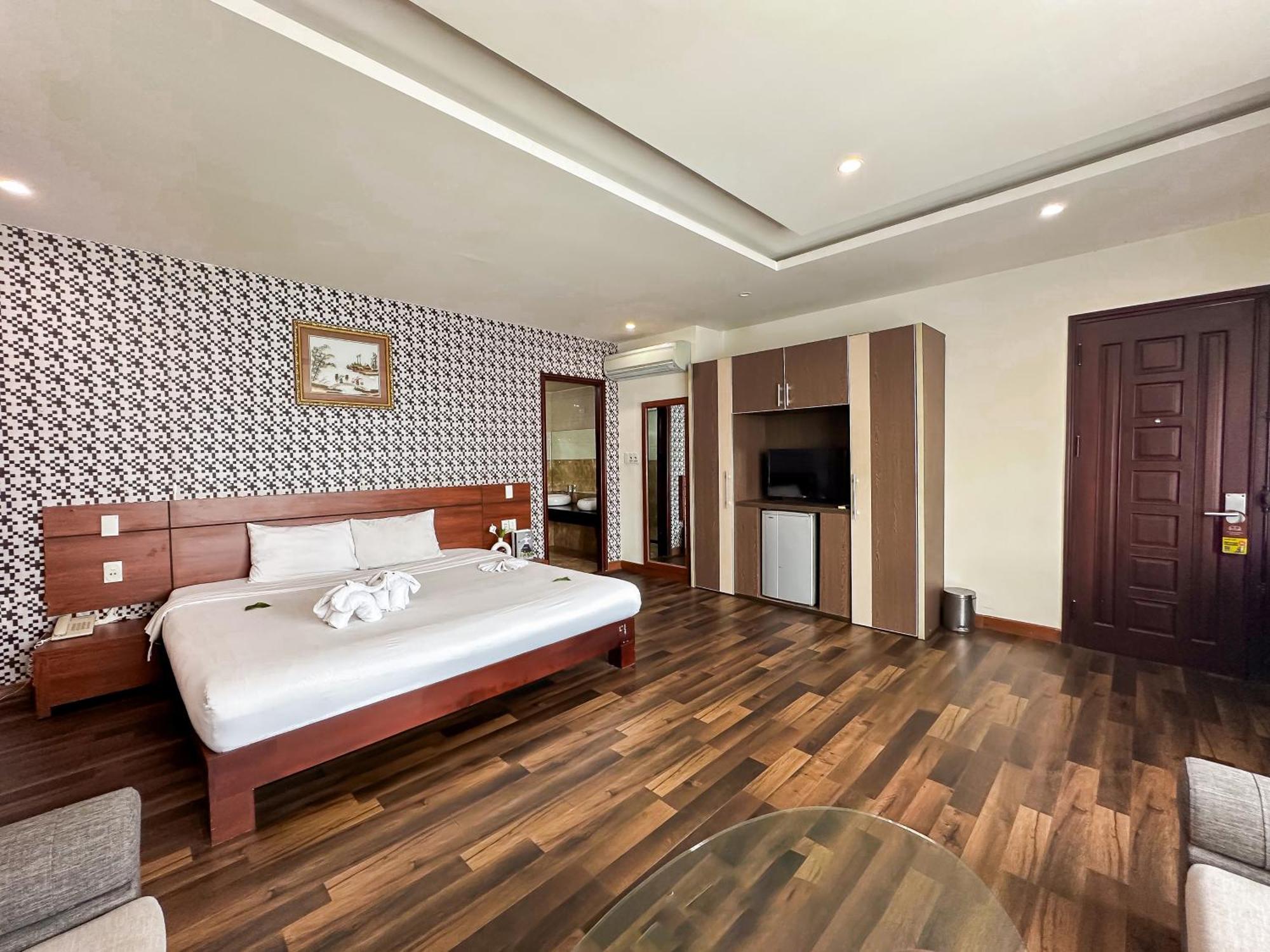 Suite with City View