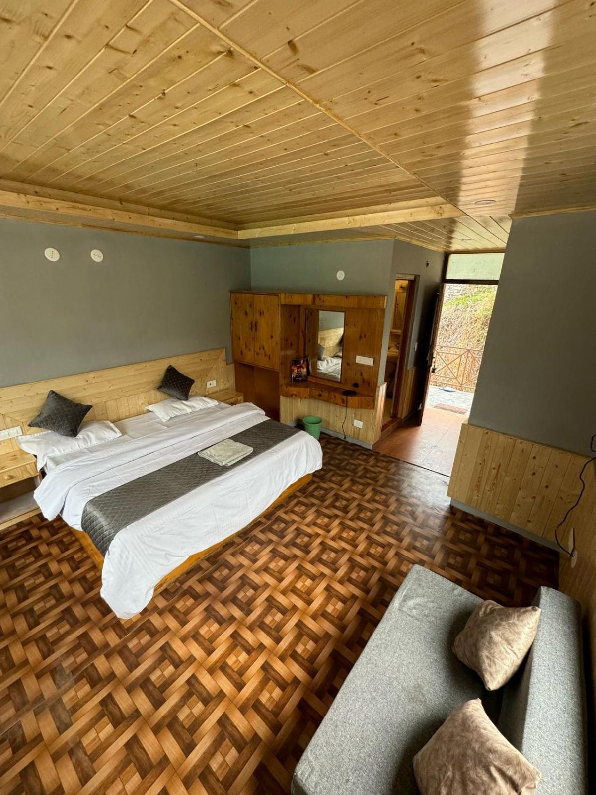 Standard King Room