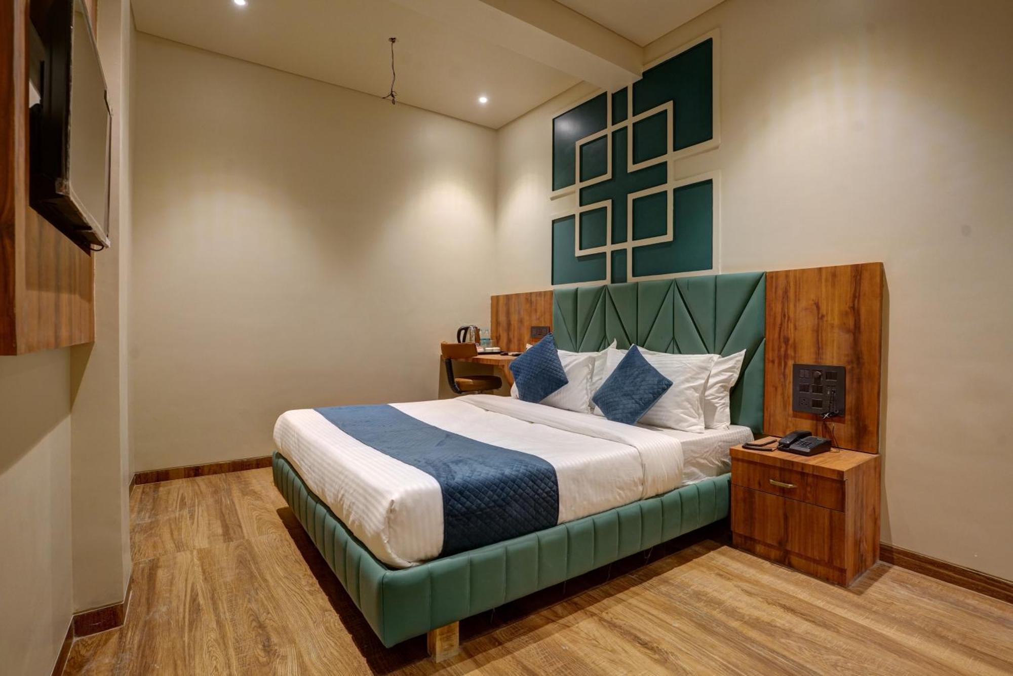 Superior King Room