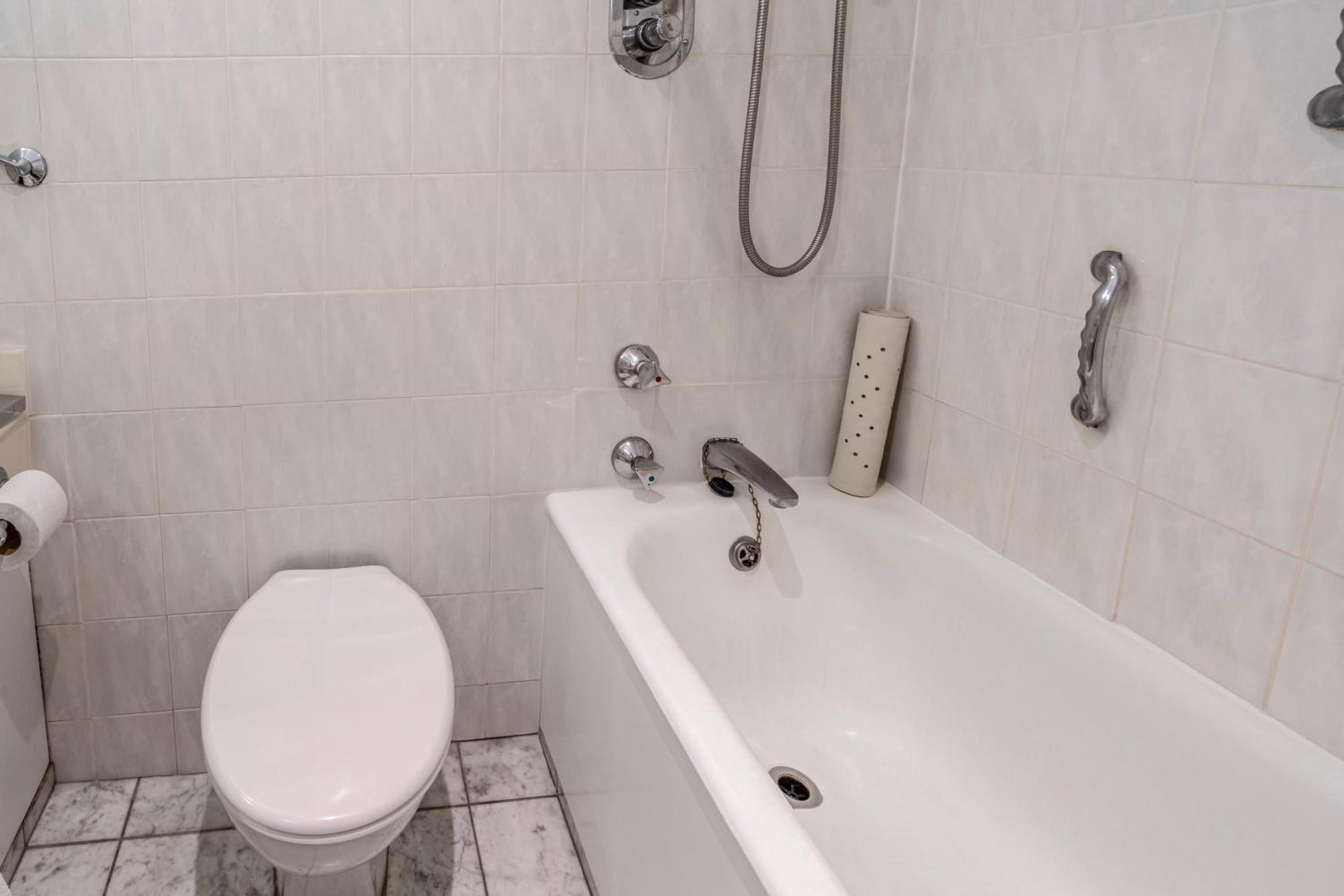 Quarto Duplo com Vista Parcial para o Mar
